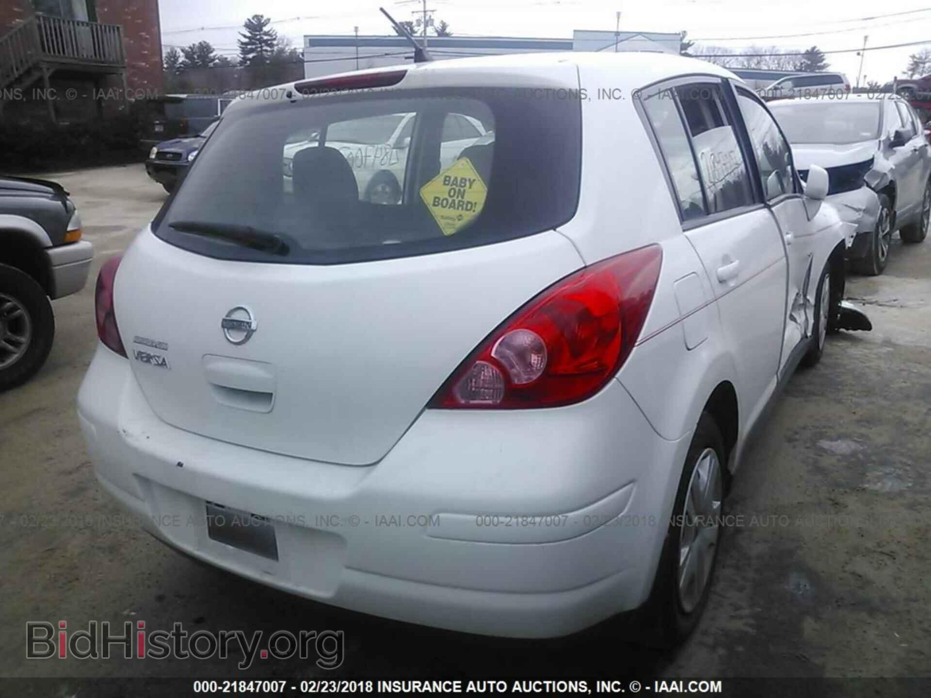 2011 Nissan Versa - VIN: 3N1BC1CP9BL372735 - Фото 4