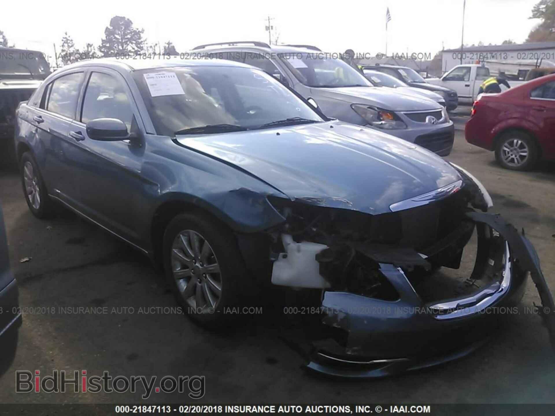 Photo 1C3BC1FB2BN620020 - Chrysler 200 2011
