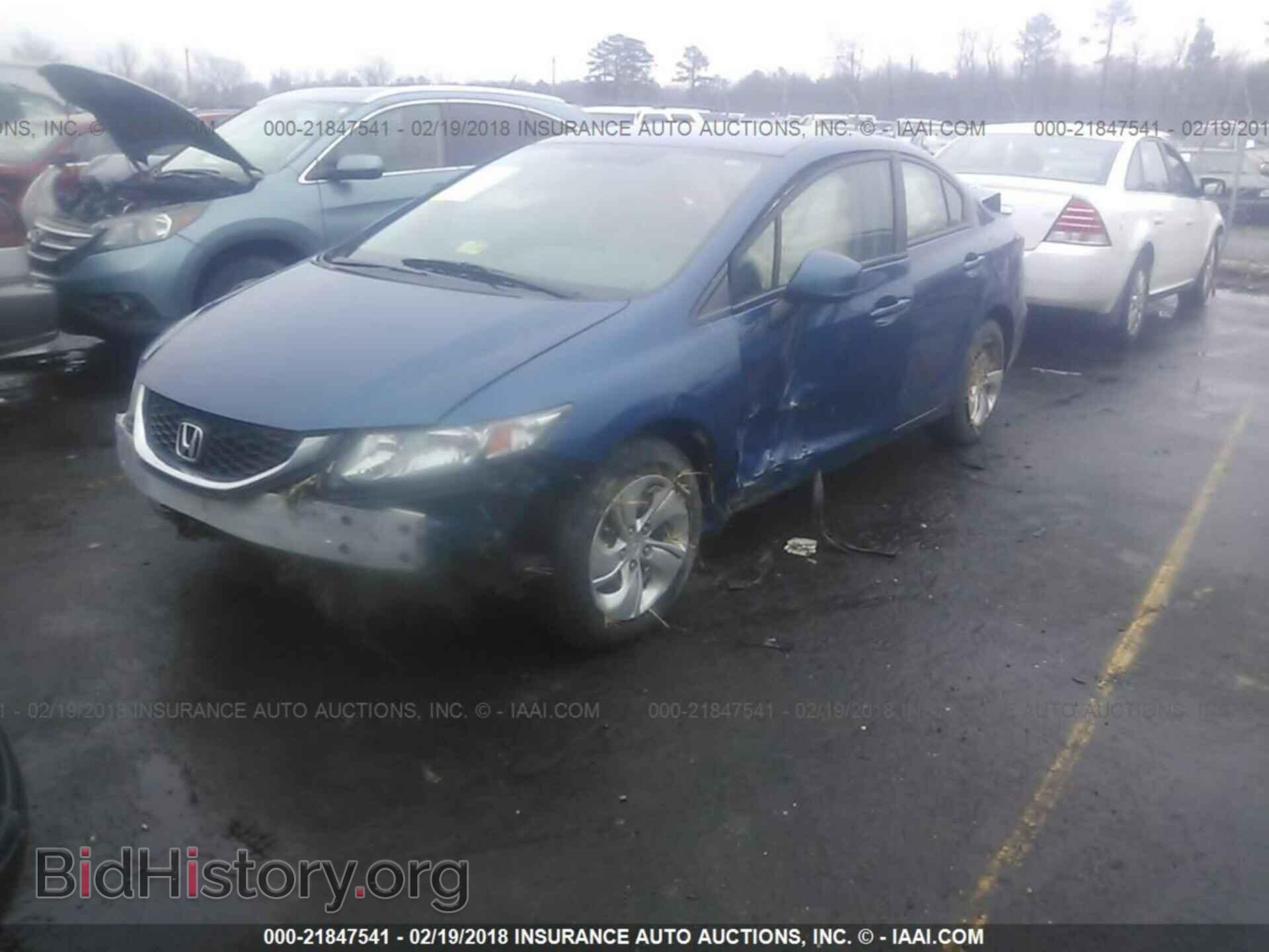 2013 Honda Civic - VIN: 19XFB2F57DE282606 - Фото 2