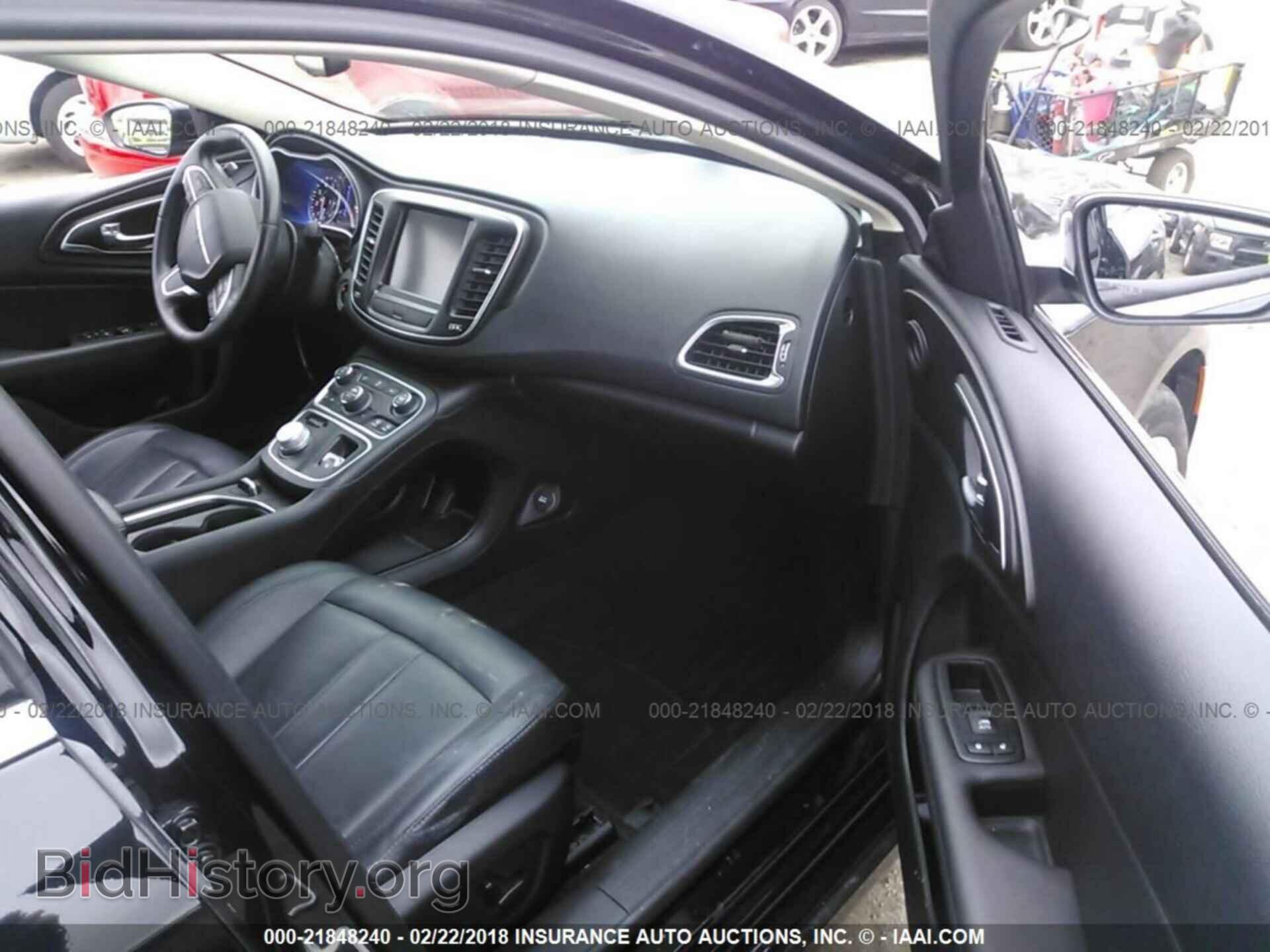 2016 Chrysler 200 - VIN: 1C3CCCAG2GN193741 - Photo 5