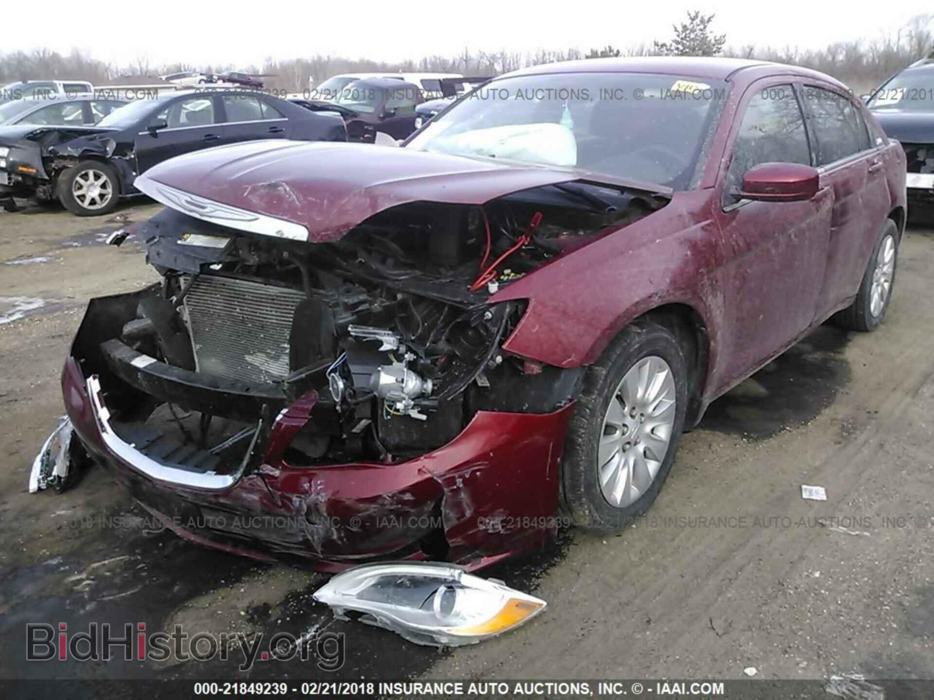 2013 Chrysler 200 - VIN: 1C3CCBAB4DN686718 - Фото 2