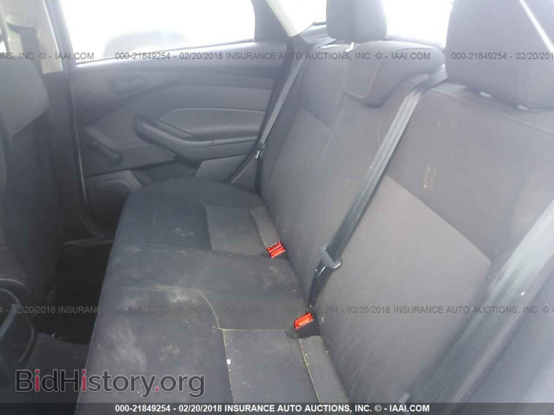 2016 Ford Focus - VIN: 1FADP3E21GL256946 - Photo 8