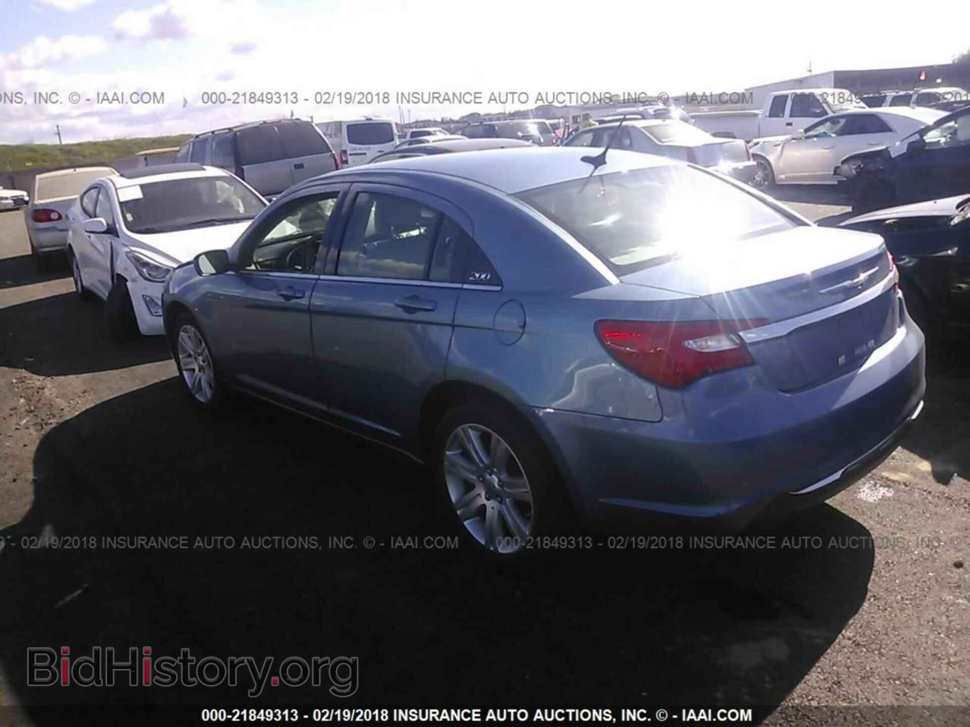 2011 Chrysler 200 - VIN: 1C3BC1FB1BN593117 - Фото 3