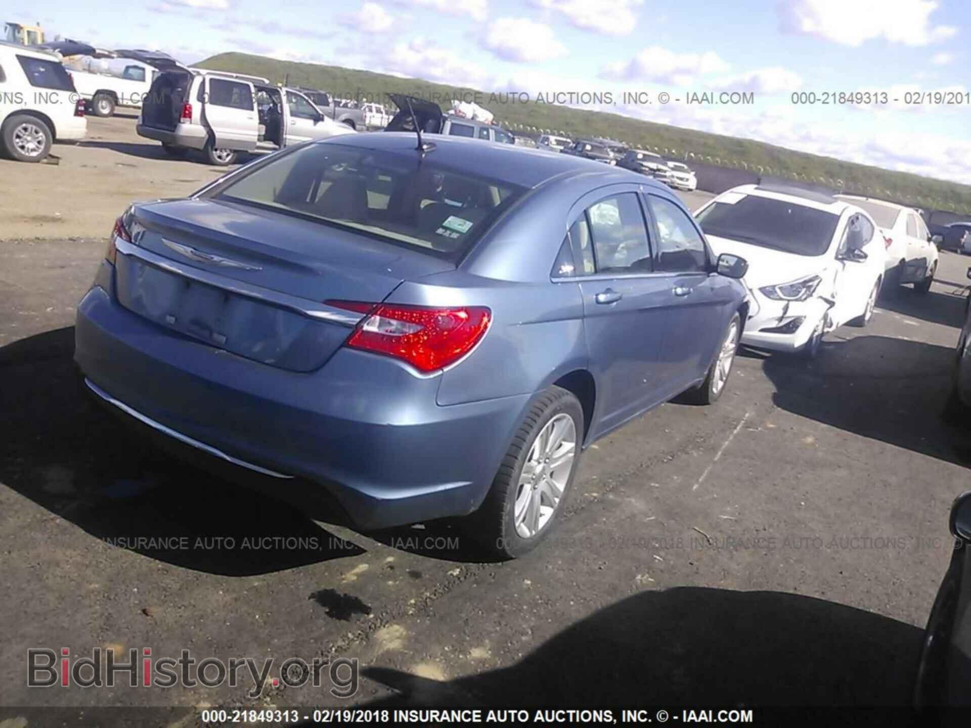 2011 Chrysler 200 - VIN: 1C3BC1FB1BN593117 - Фото 4