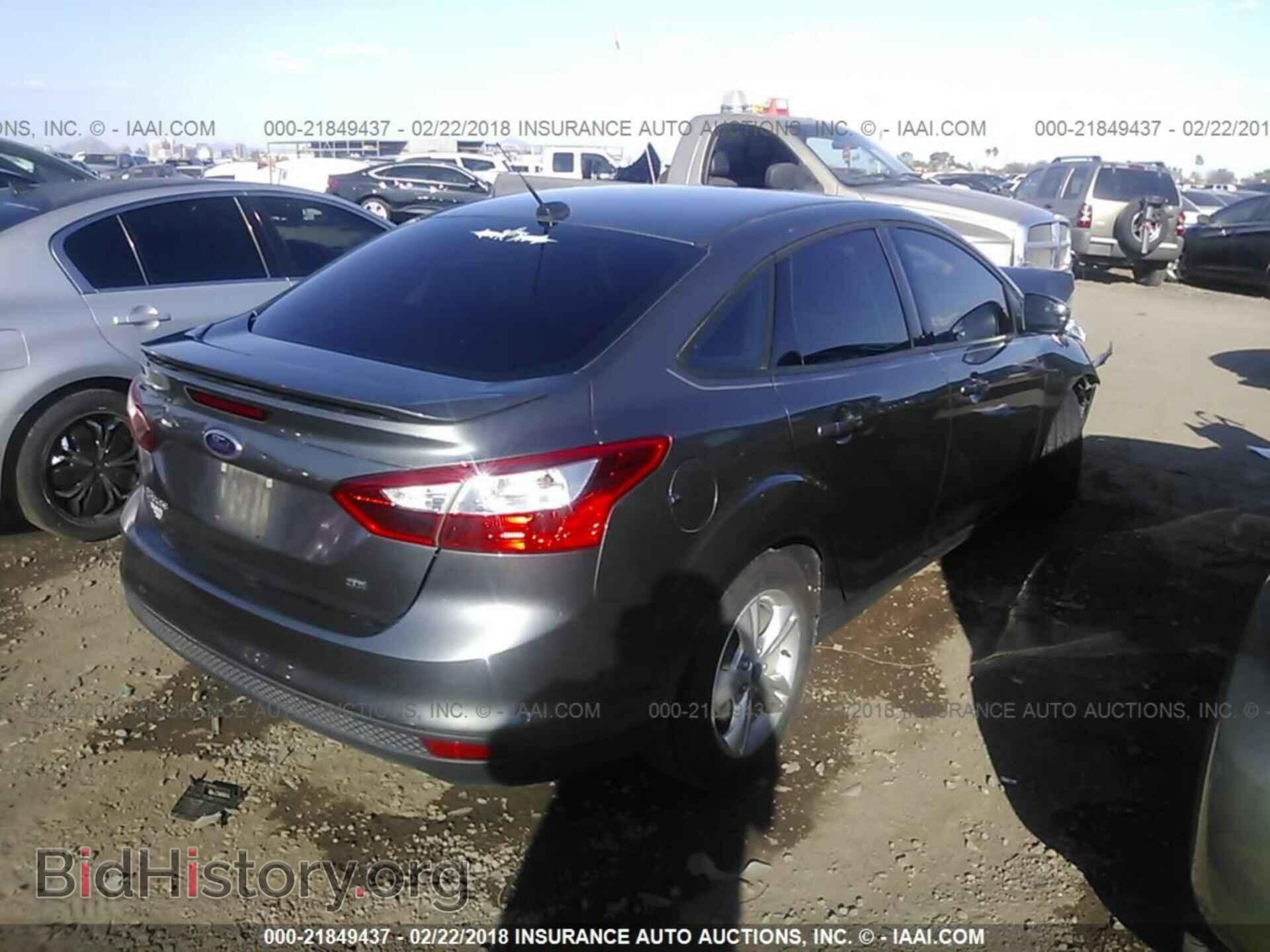 2012 Ford Focus - VIN: 1FAHP3F24CL402184 - Photo 4