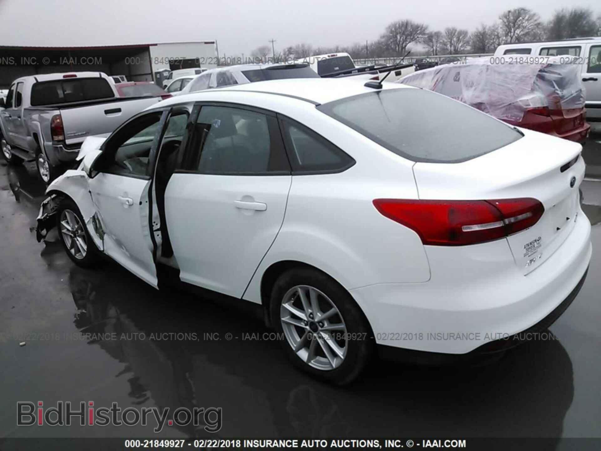 2016 Ford Focus - VIN: 1FADP3F20GL270142 - Фото 3