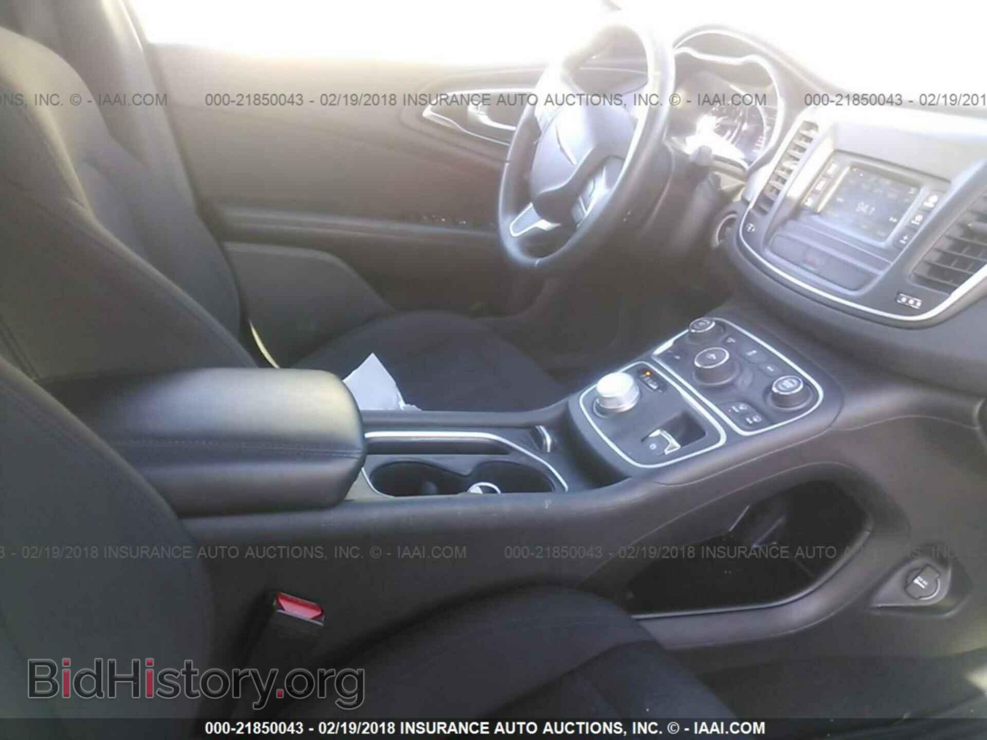 2015 Chrysler 200 - VIN: 1C3CCCAB2FN700852 - Photo 5