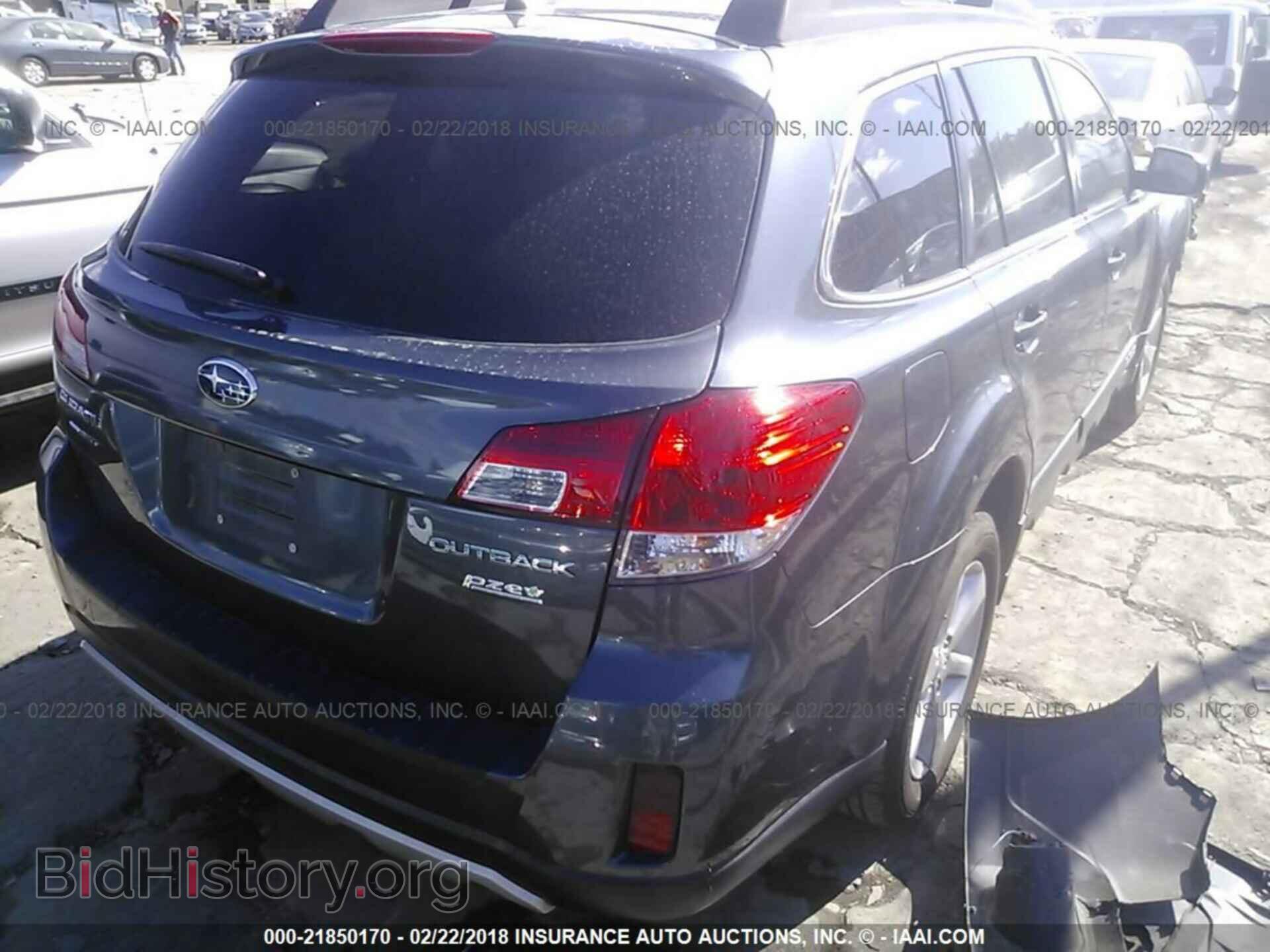 2014 Subaru Outback - VIN: 4S4BRBCC7E3215375 - Фото 4