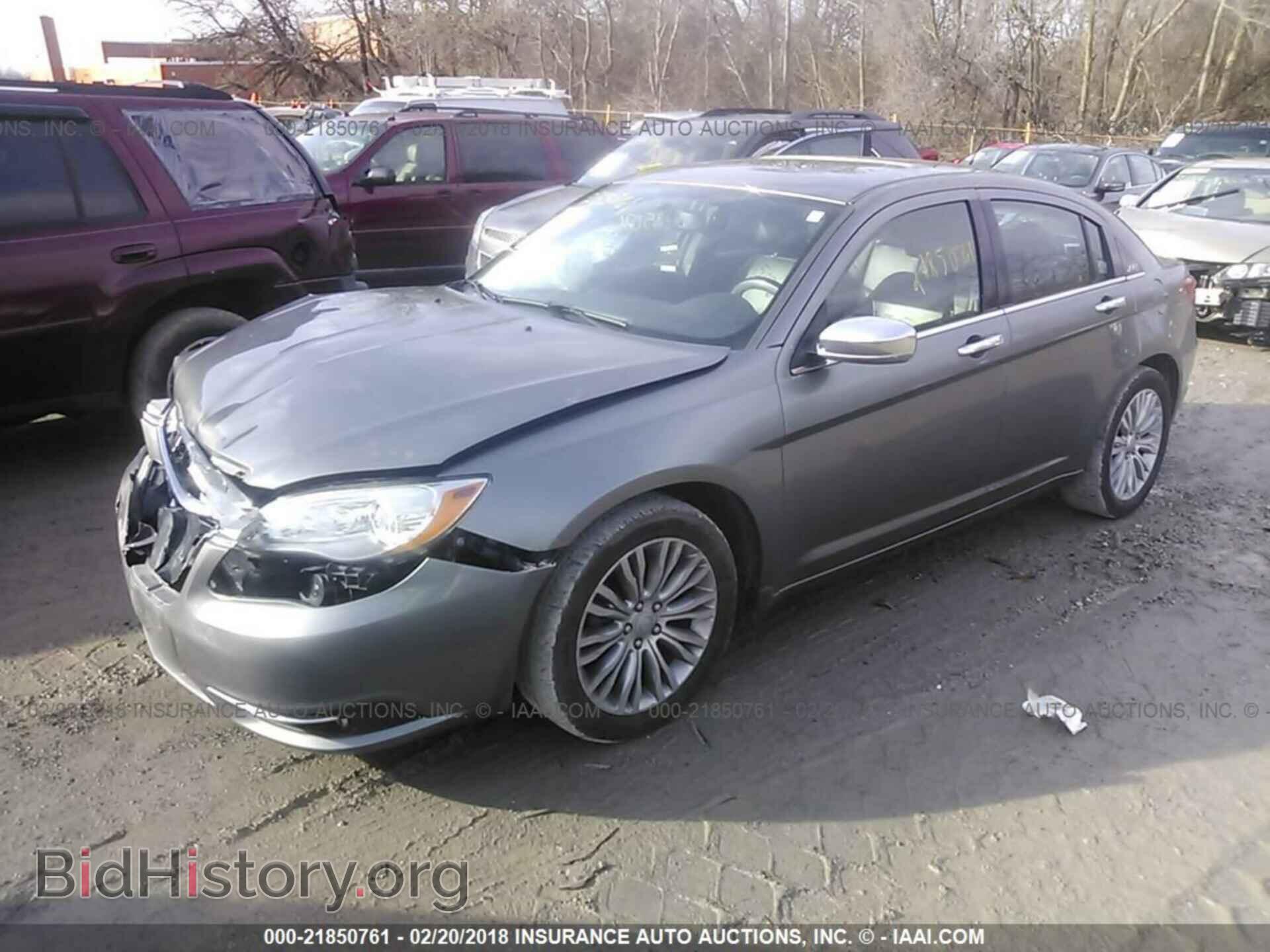 2012 Chrysler 200 - VIN: 1C3CCBCBXCN288960 - Photo 2