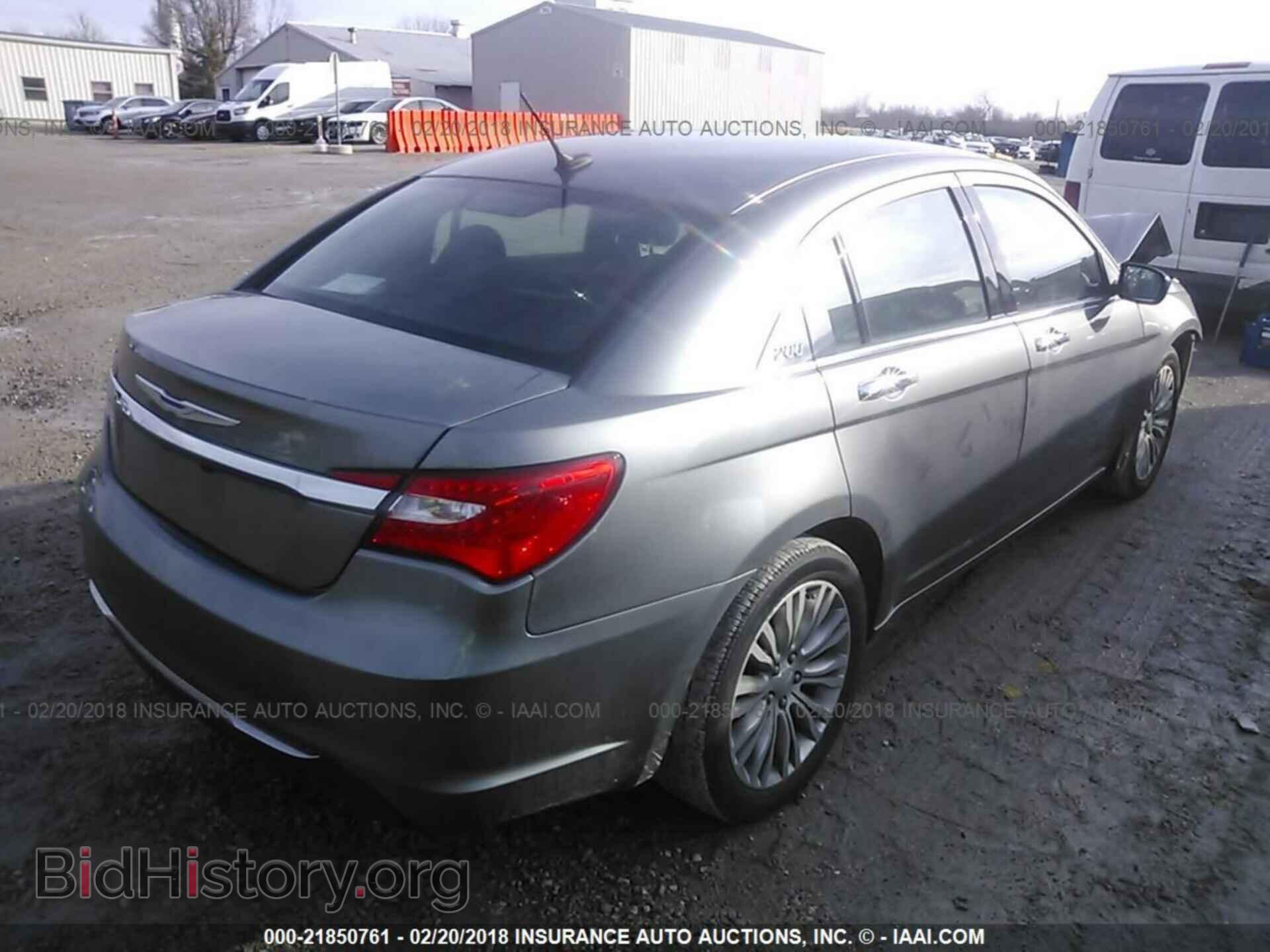 2012 Chrysler 200 - VIN: 1C3CCBCBXCN288960 - Photo 4