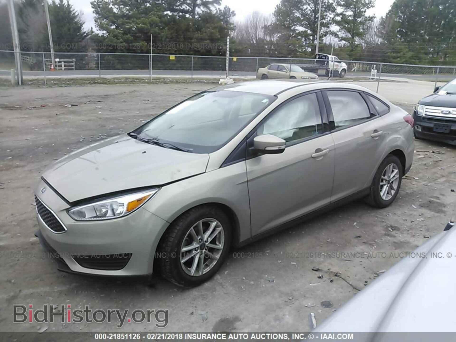 2016 Ford Focus - VIN: 1FADP3F25GL335132 - Photo 2