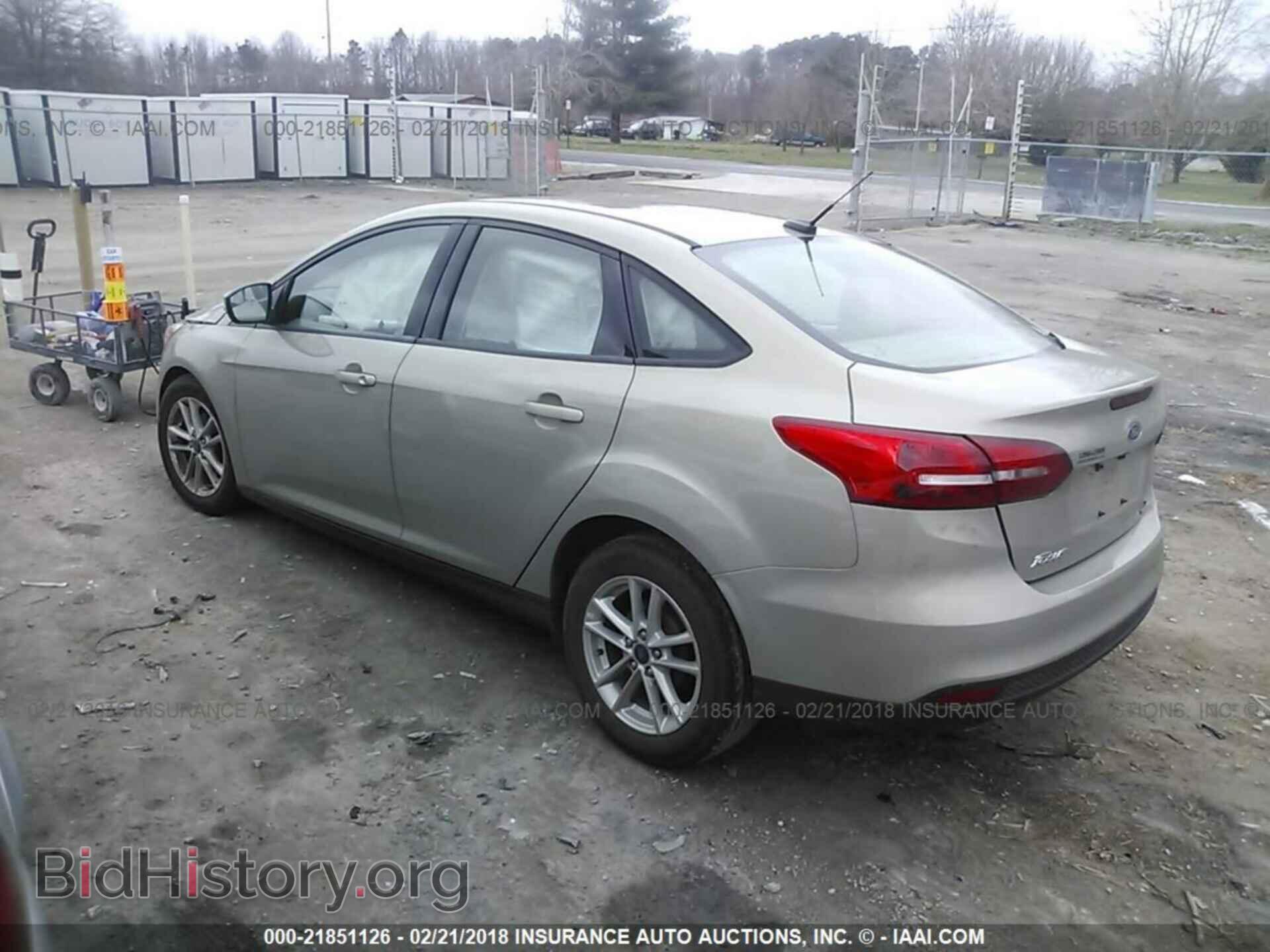 2016 Ford Focus - VIN: 1FADP3F25GL335132 - Photo 3