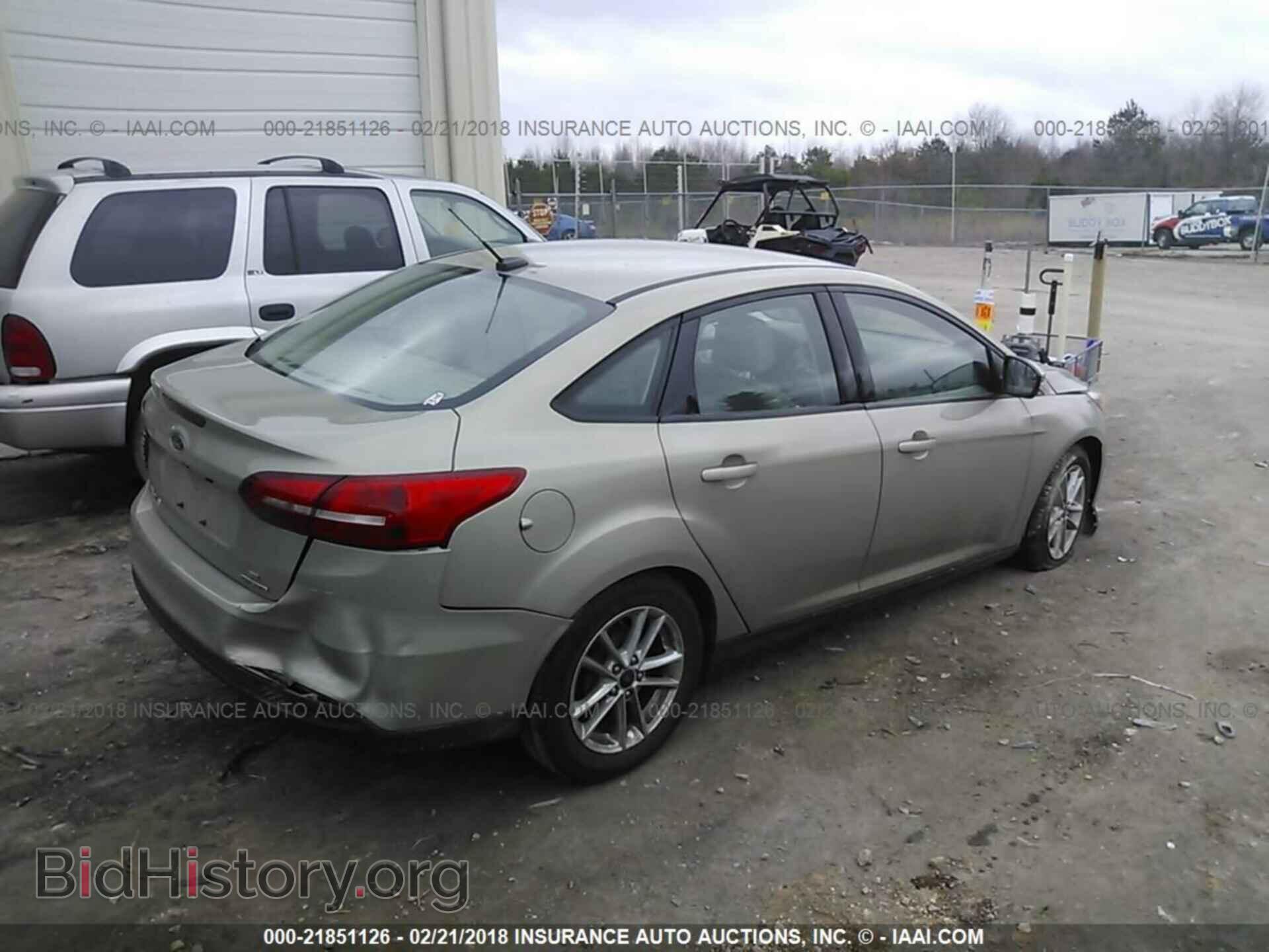 2016 Ford Focus - VIN: 1FADP3F25GL335132 - Photo 4