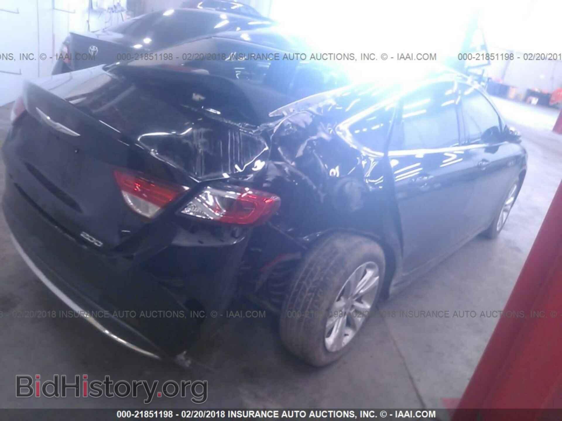 2015 Chrysler 200 - VIN: 1C3CCCAB7FN574875 - Photo 4