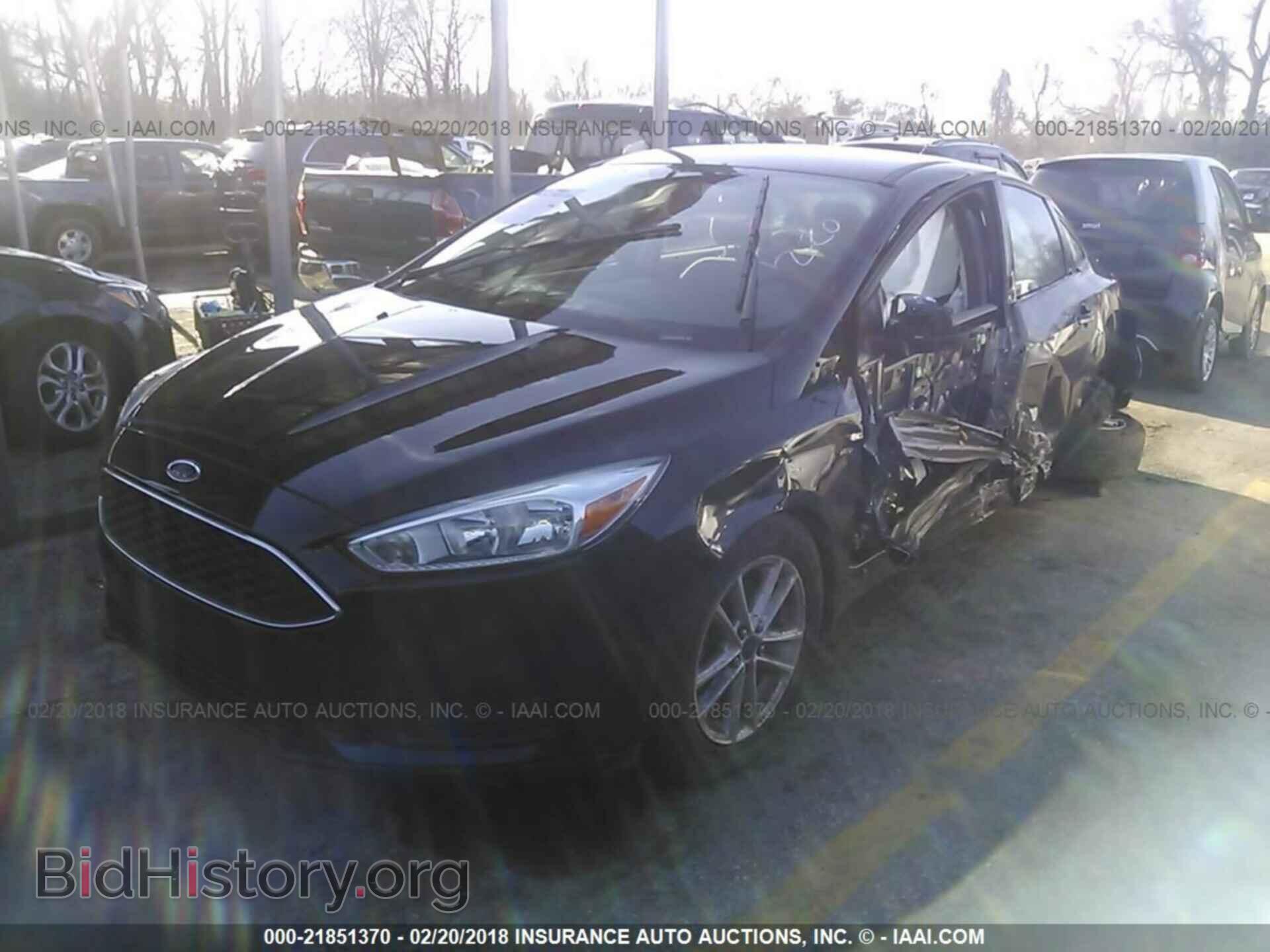 2015 Ford Focus - VIN: 1FADP3F25FL378643 - Фото 2