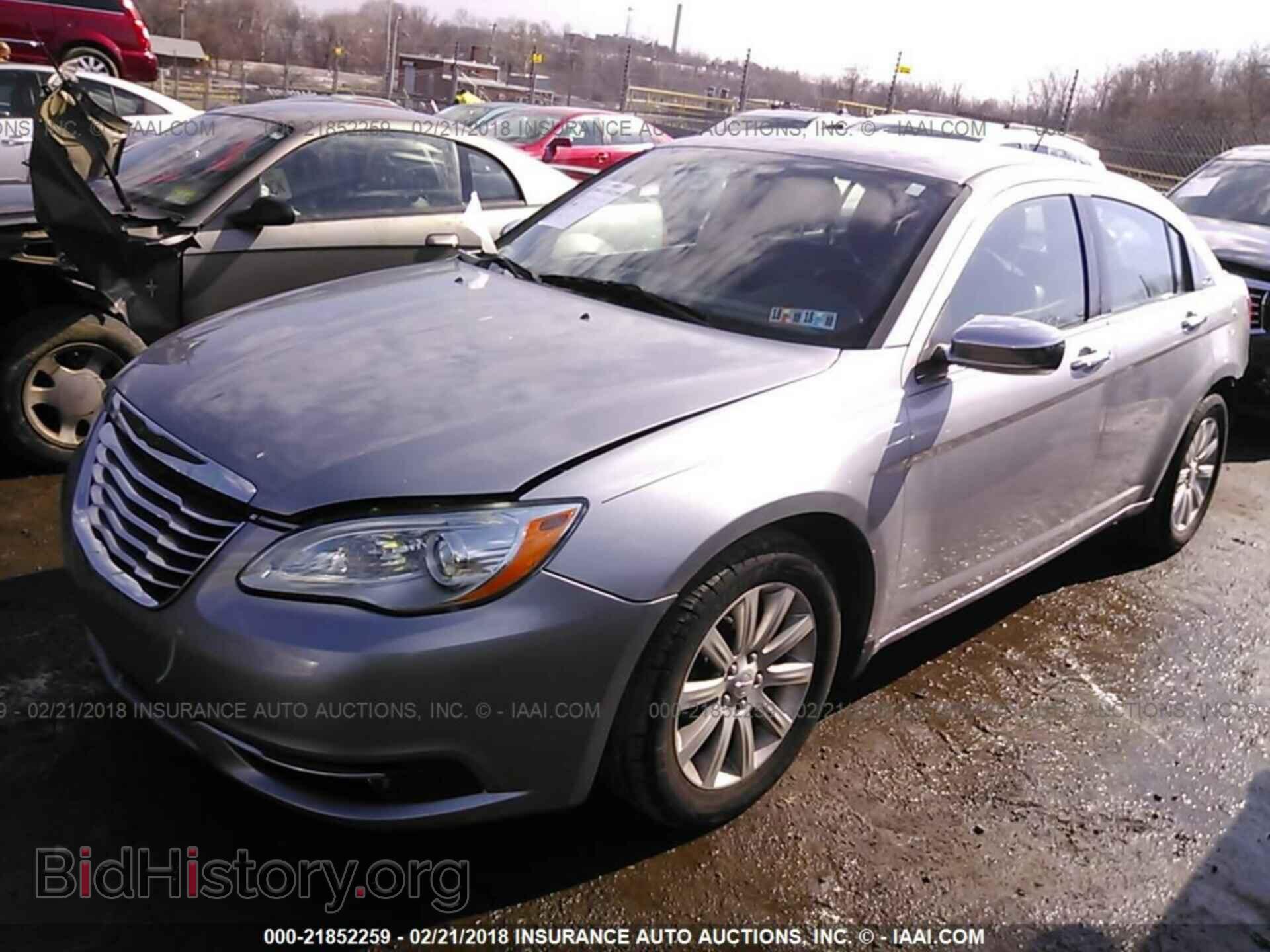 2013 Chrysler 200 - VIN: 1C3CCBCG6DN527059 - Фото 2