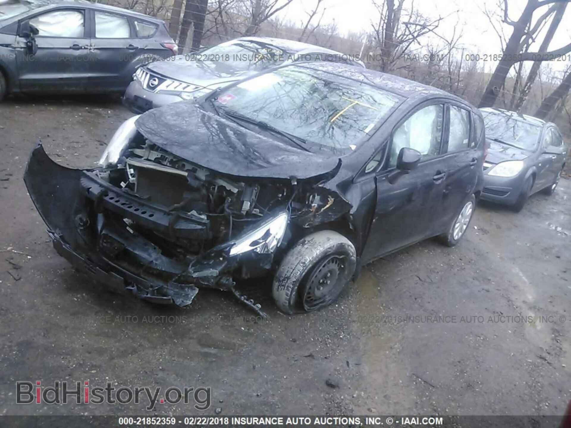 2015 Nissan Versa note - VIN: 3N1CE2CP0FL405759 - Фото 2