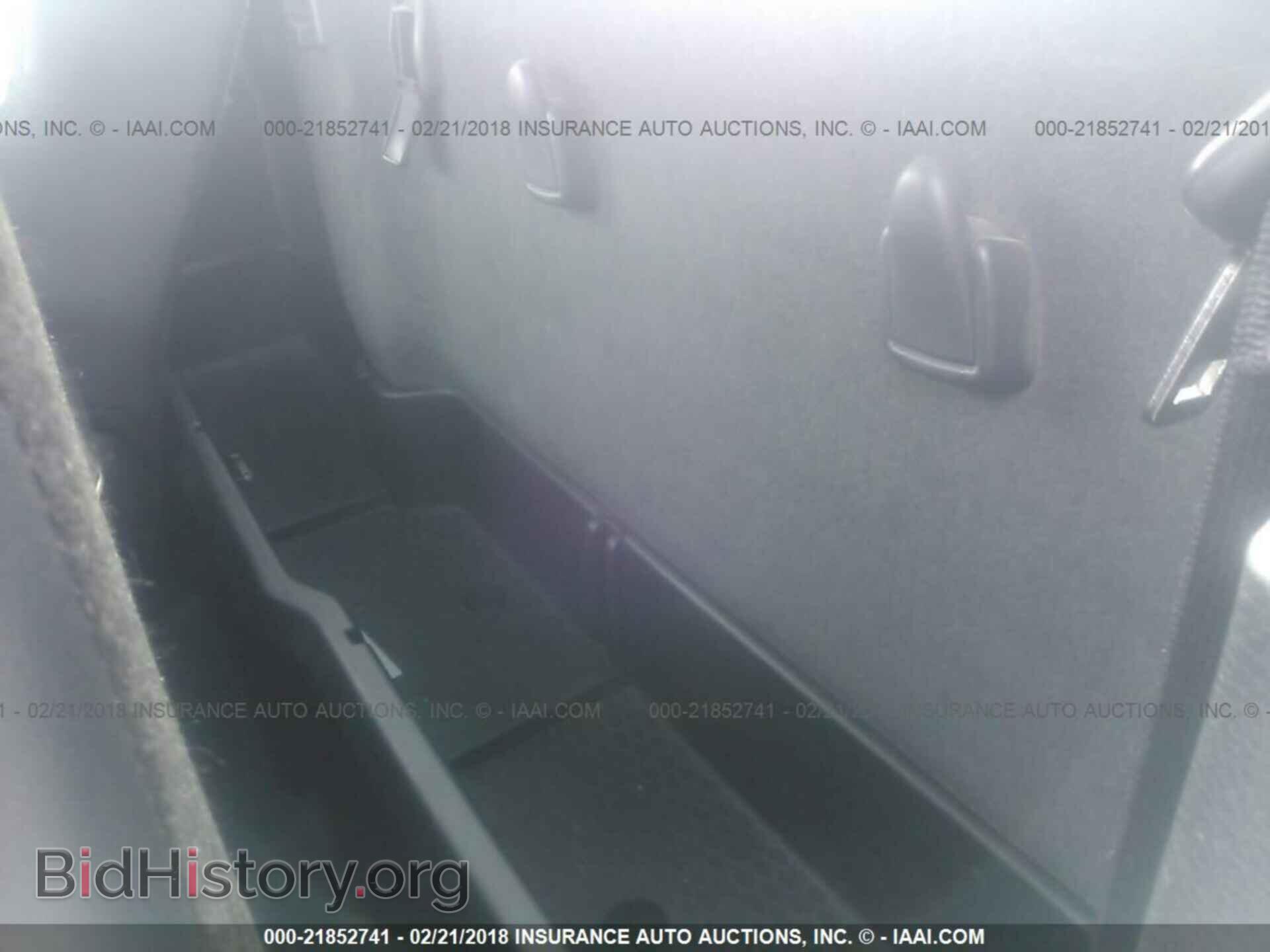 2011 Dodge Ram 1500 - VIN: 3D7JV1ET8BG569438 - Фото 8