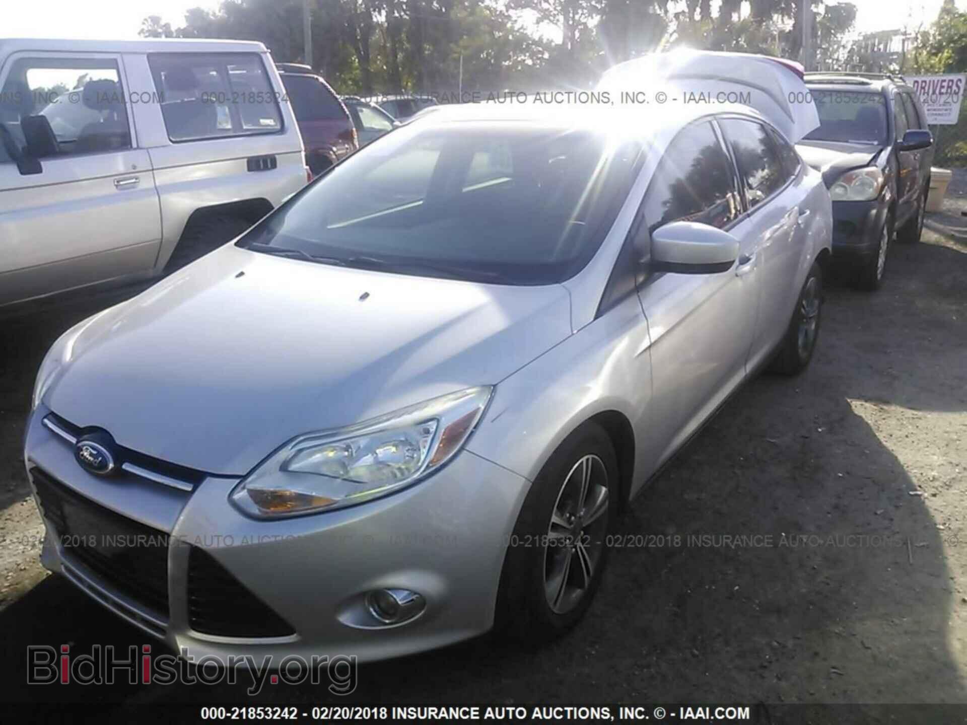 2012 Ford Focus - VIN: 1FAHP3F24CL327888 - Фото 2