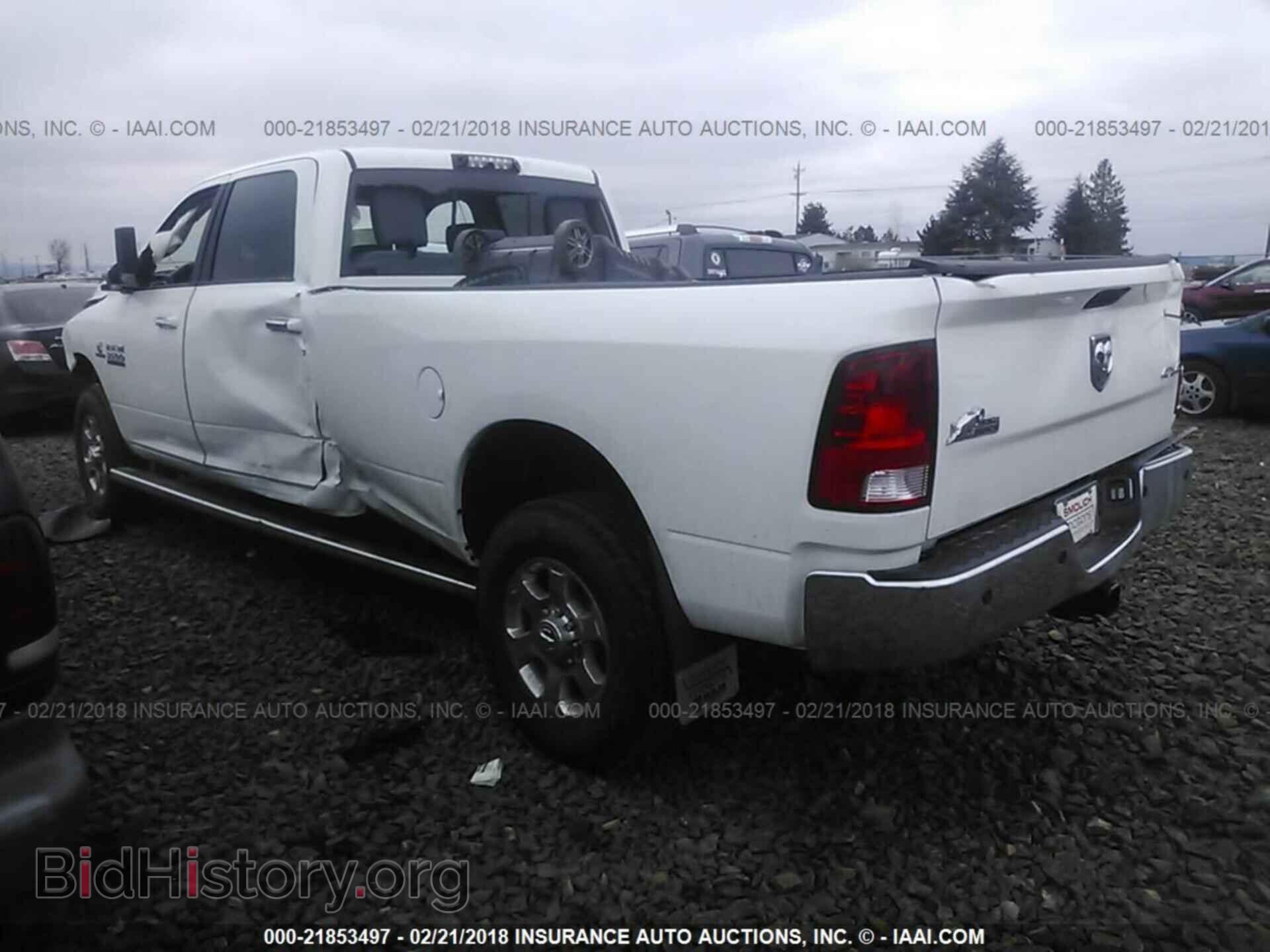 2017 Ram 3500 - VIN: 3C63R3HL5HG752102 - Photo 3