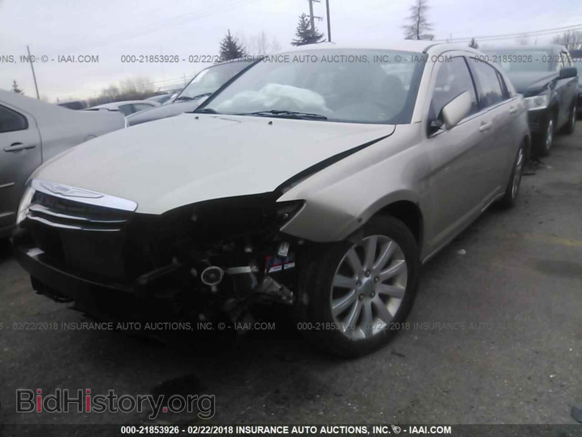 2013 Chrysler 200 - VIN: 1C3CCBBB4DN574662 - Photo 2