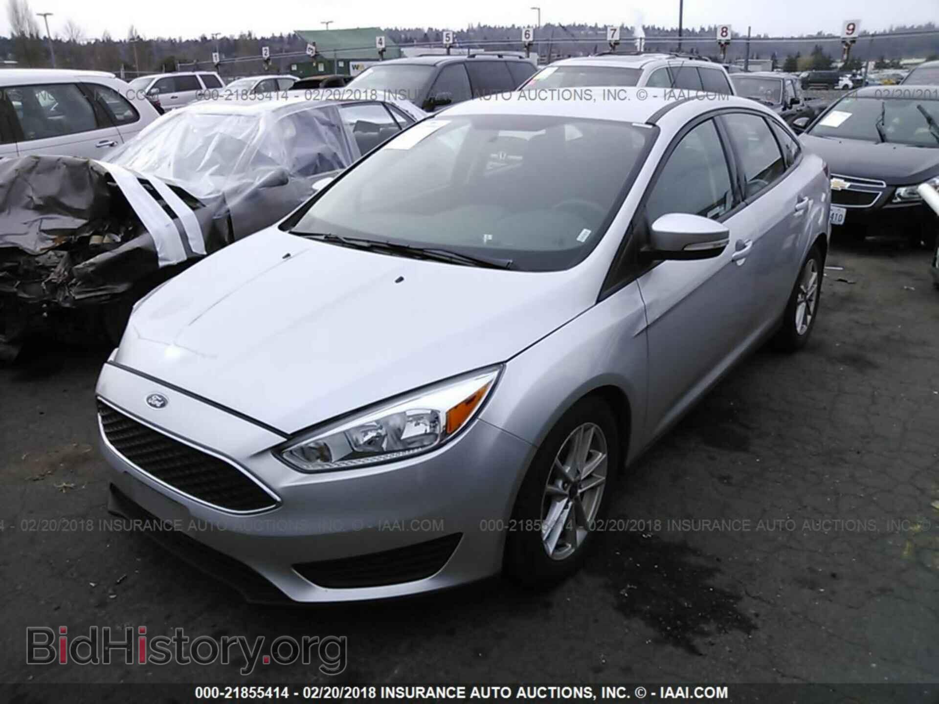 2016 Ford Focus - VIN: 1FADP3F22GL364121 - Photo 2