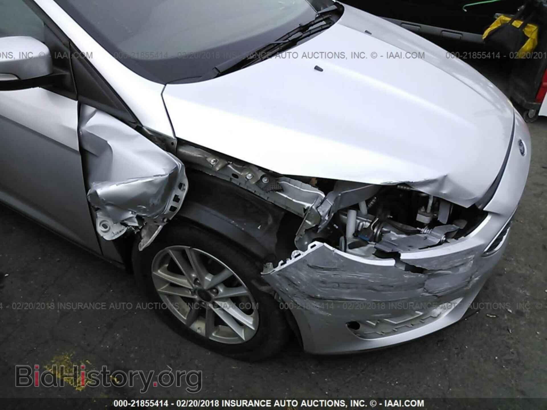 2016 Ford Focus - VIN: 1FADP3F22GL364121 - Photo 6