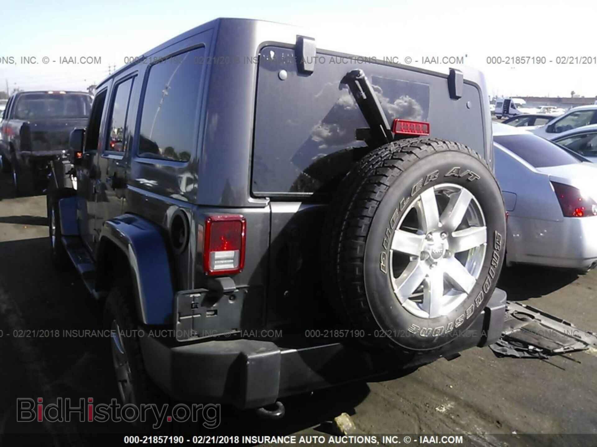2017 Jeep Wrangler - VIN: 1C4BJWEG3HL559728 - Фото 3