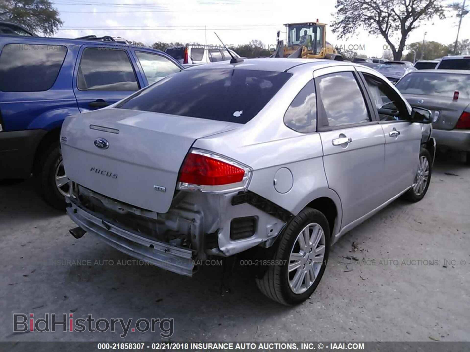 2011 Ford Focus - VIN: 1FAHP3HN7BW193740 - Фото 4