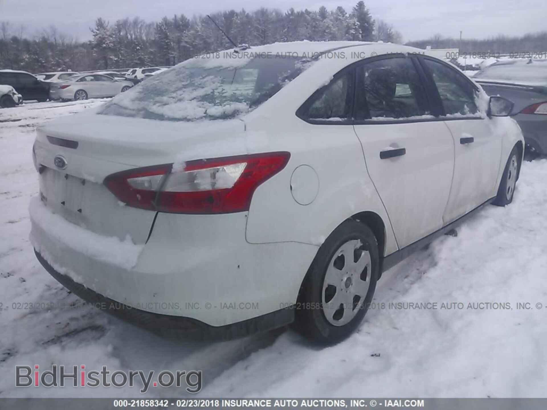 2012 Ford Focus - VIN: 1FAHP3E2XCL229725 - Photo 4