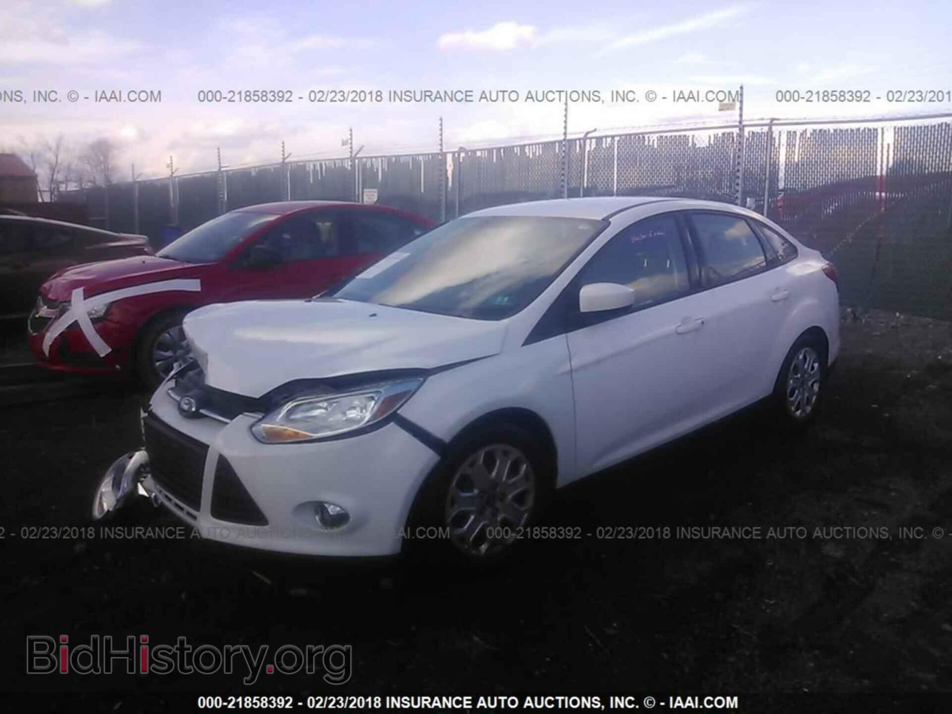 2012 Ford Focus - VIN: 1FAHP3F2XCL396620 - Фото 2