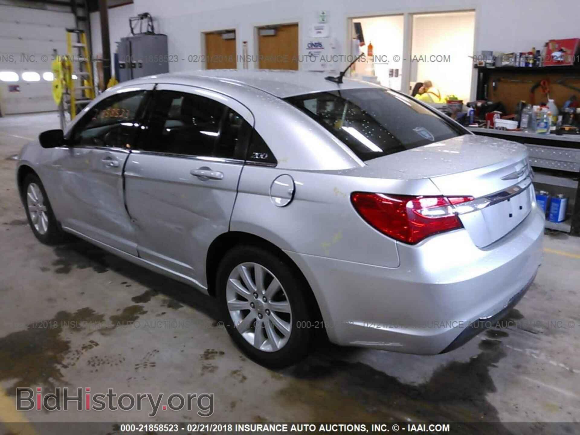 2011 Chrysler 200 - VIN: 1C3BC1FB3BN560166 - Photo 3