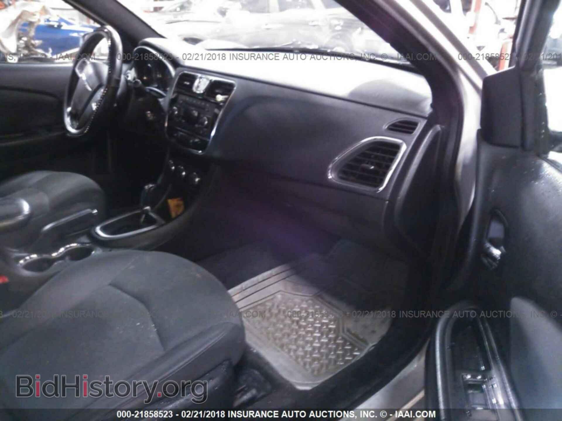 2011 Chrysler 200 - VIN: 1C3BC1FB3BN560166 - Photo 5