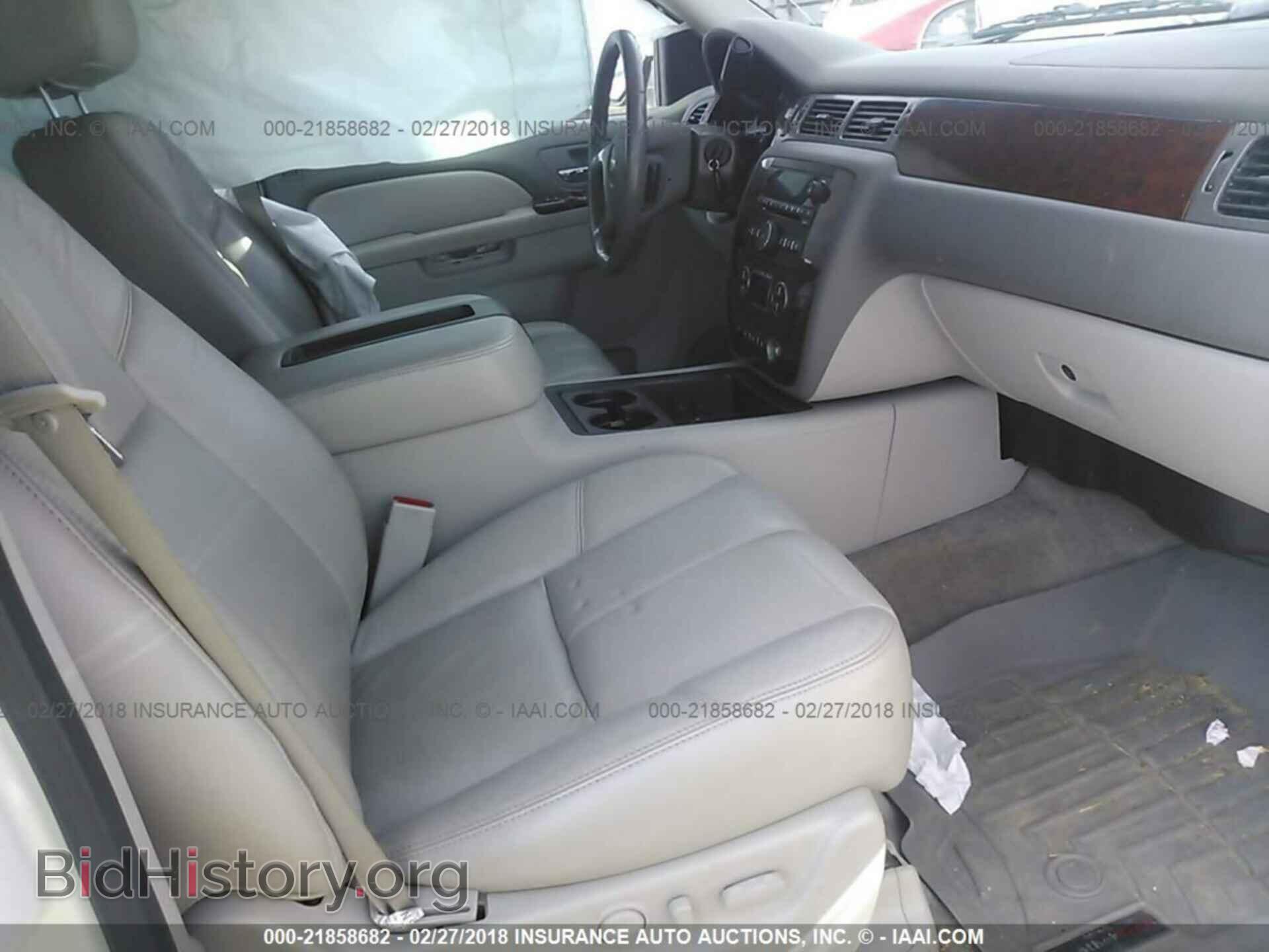 2011 Chevrolet Tahoe - VIN: 1GNSCBE03BR393065 - Фото 5