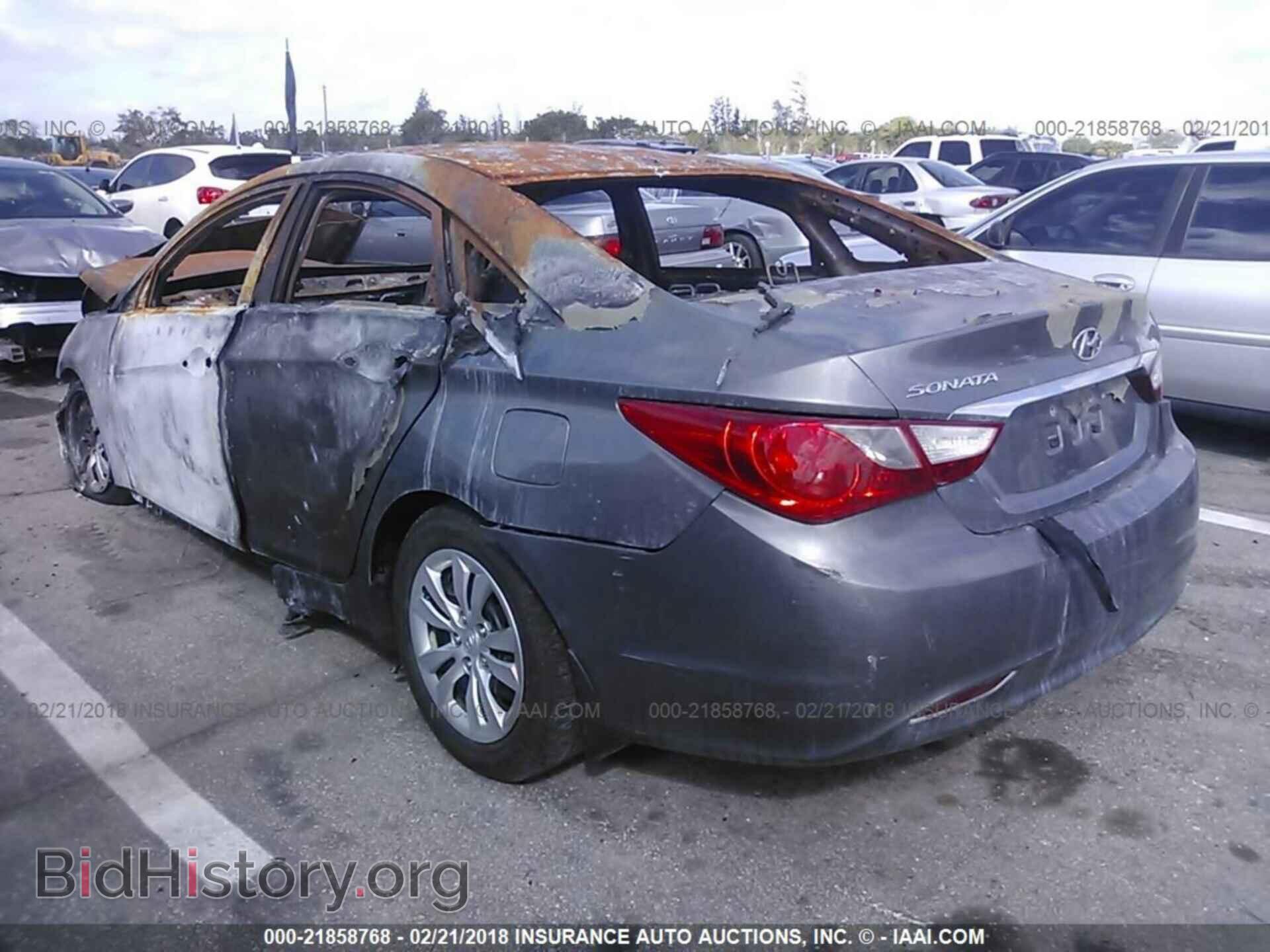 2012 Hyundai Sonata - VIN: 5NPEB4AC1CH321844 - Фото 3