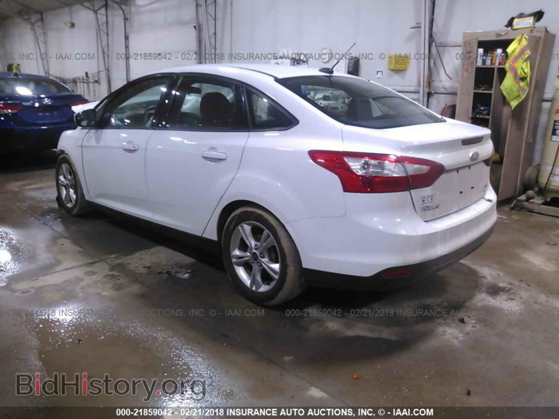 2014 Ford Focus - VIN: 1FADP3F28EL200398 - Photo 3