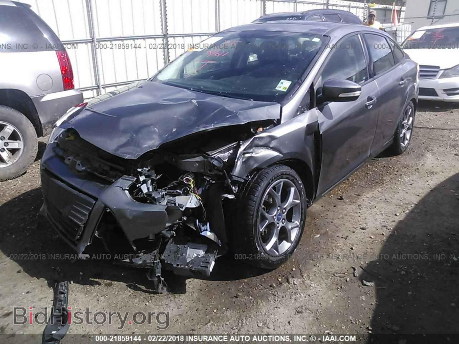 2014 Ford Focus - VIN: 1FADP3F29EL159652 - Фото 2