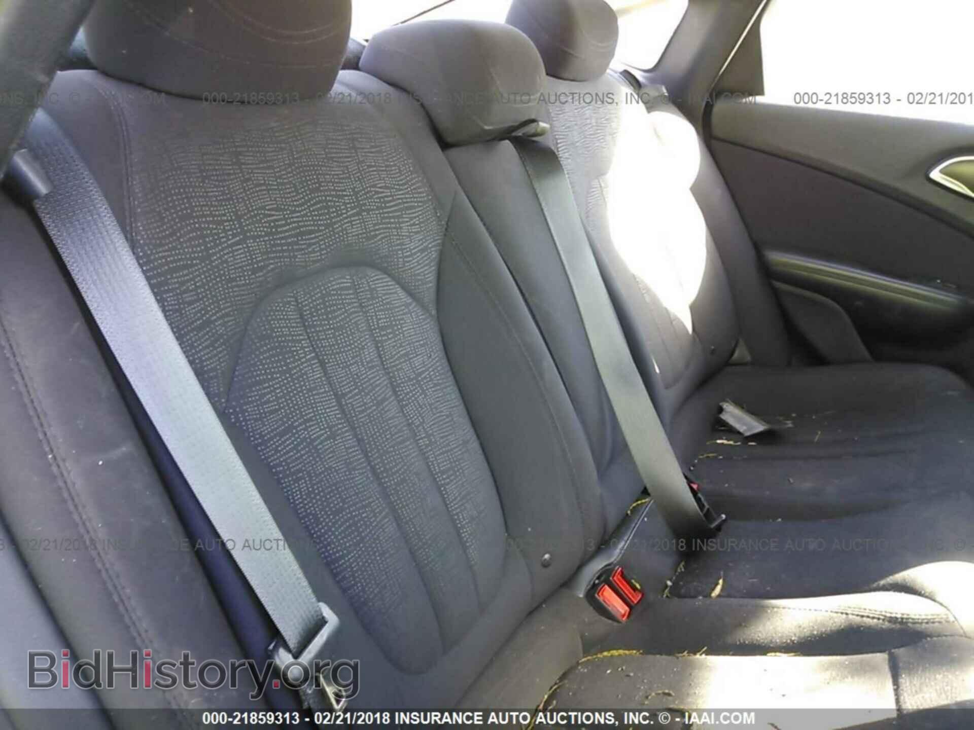 2015 Chrysler 200 - VIN: 1C3CCCABXFN593601 - Photo 8