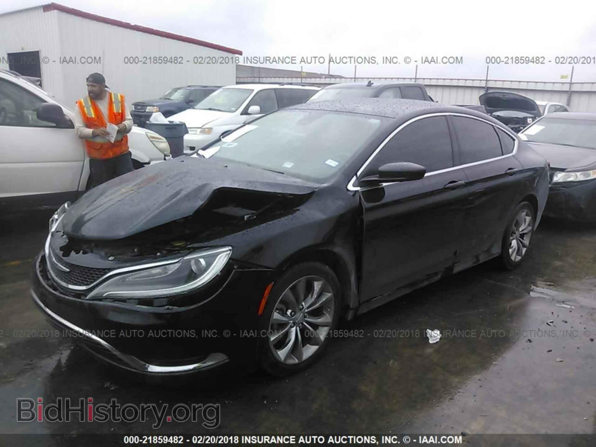 2015 Chrysler 200 - VIN: 1C3CCCAB7FN651597 - Photo 2