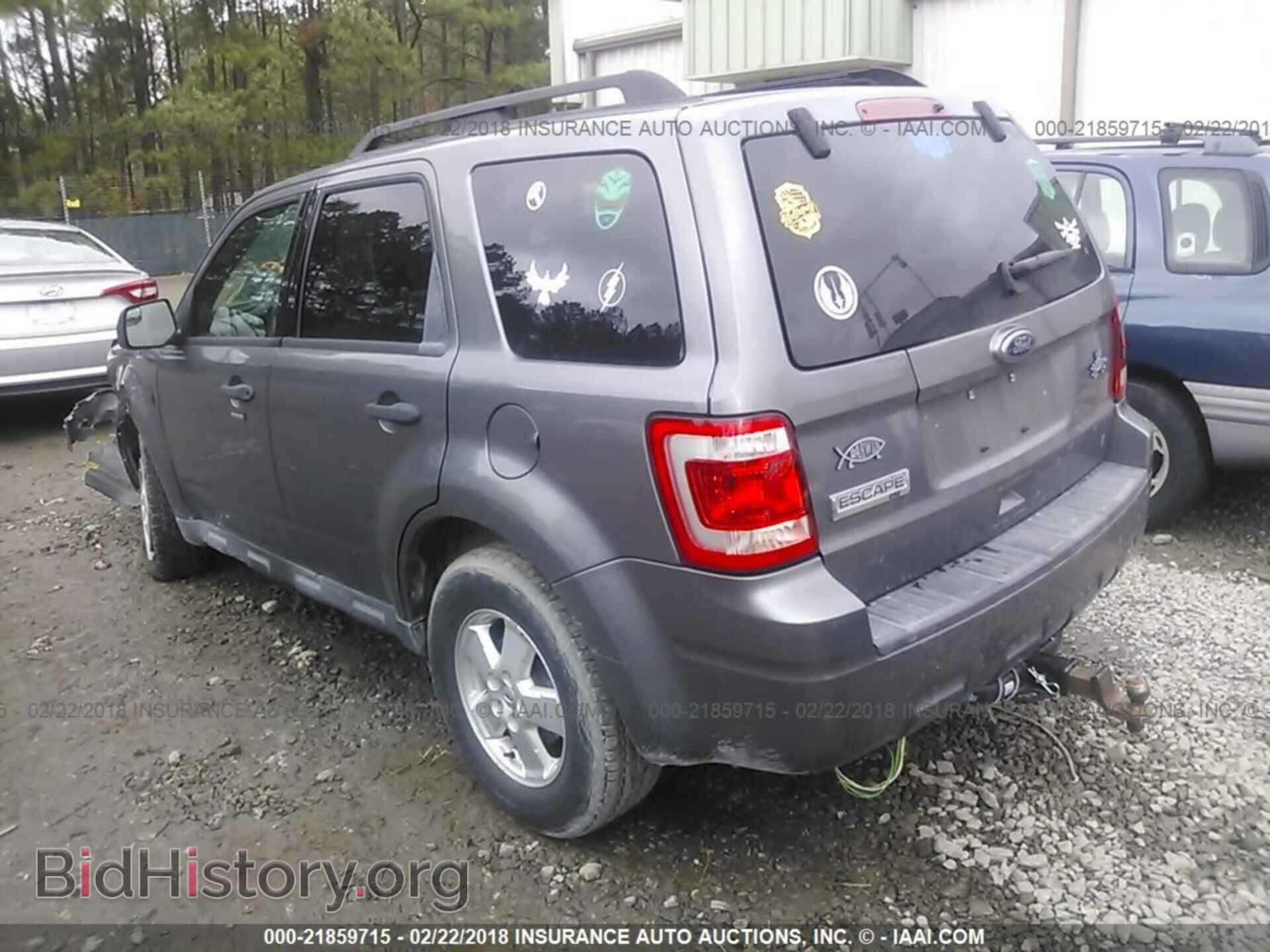 2011 Ford Escape - VIN: 1FMCU0D75BKA12575 - Фото 3
