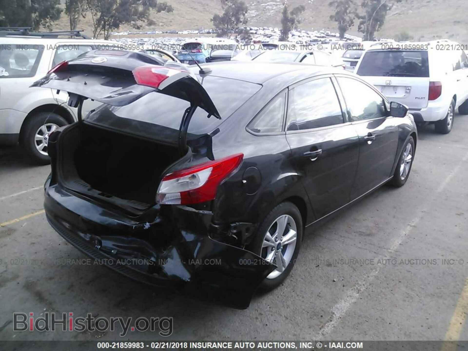2014 Ford Focus - VIN: 1FADP3F29EL374514 - Photo 4