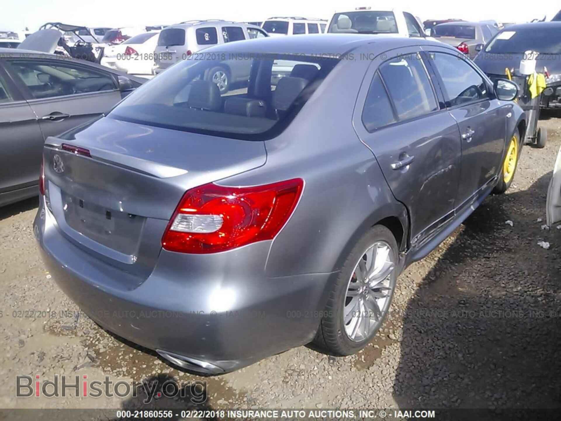 2013 Suzuki Kizashi - VIN: JS2RF9A81D6100342 - Photo 4