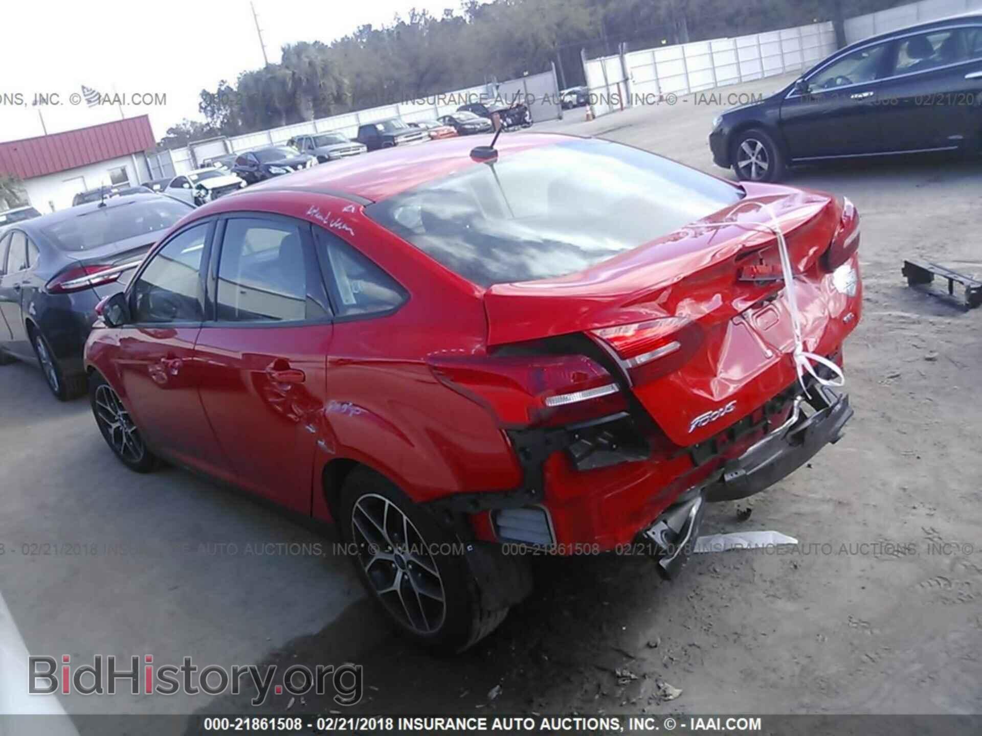 2017 Ford Focus - VIN: 1FADP3H26HL269771 - Photo 3