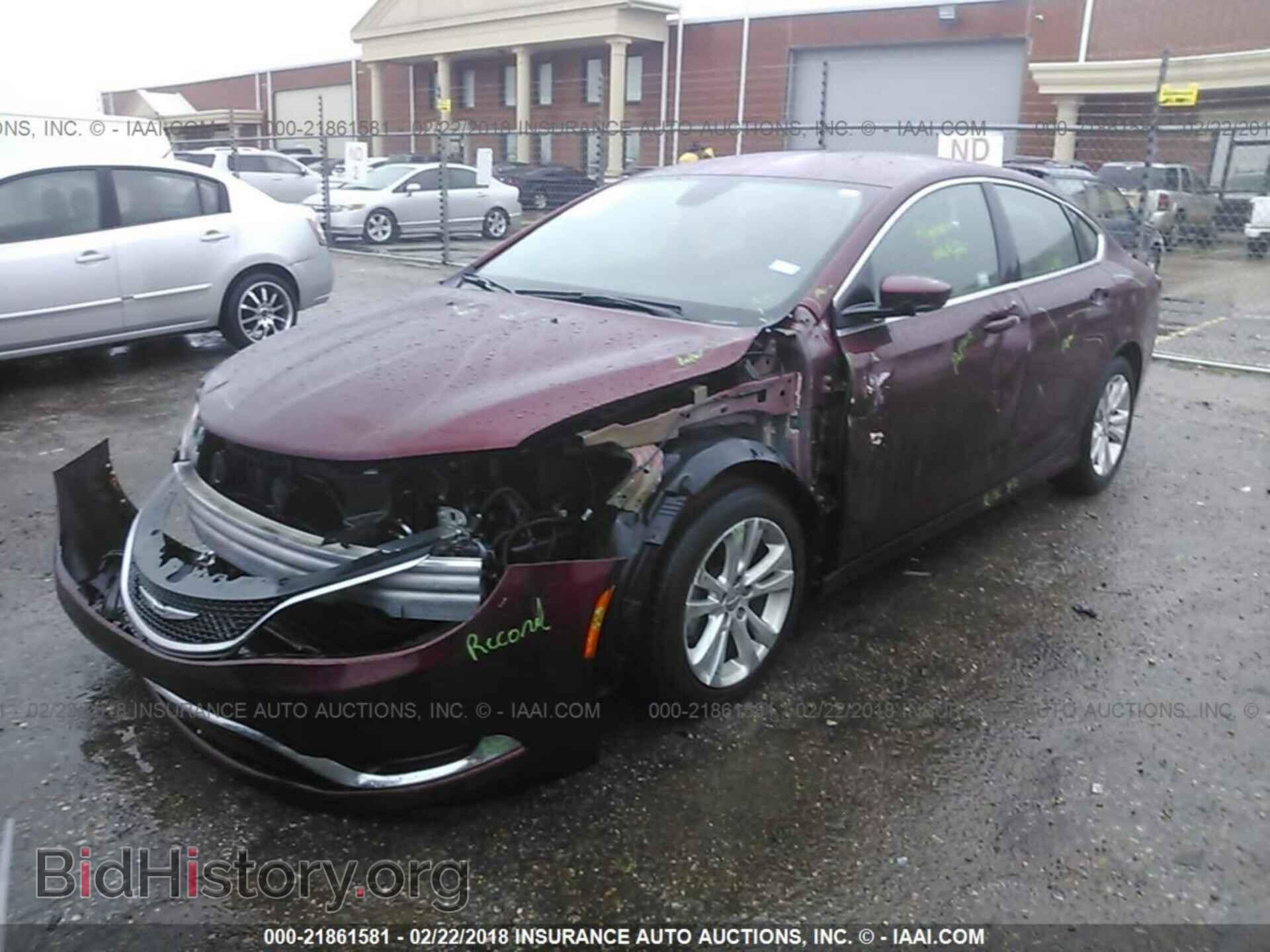 2015 Chrysler 200 - VIN: 1C3CCCAB0FN692461 - Photo 2