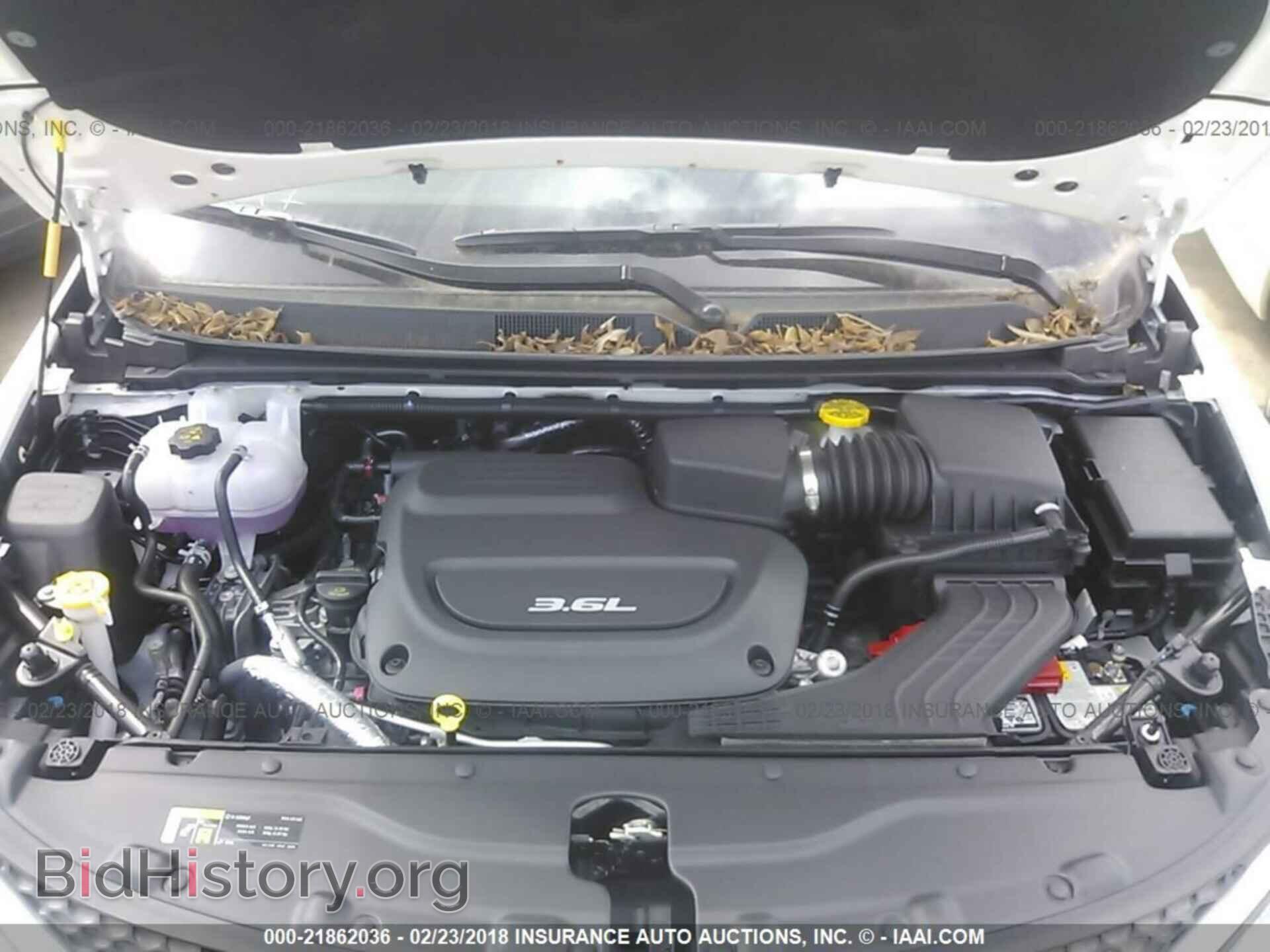 2018 Chrysler Pacifica - VIN: 2C4RC1BGXJR112164 - Photo 10