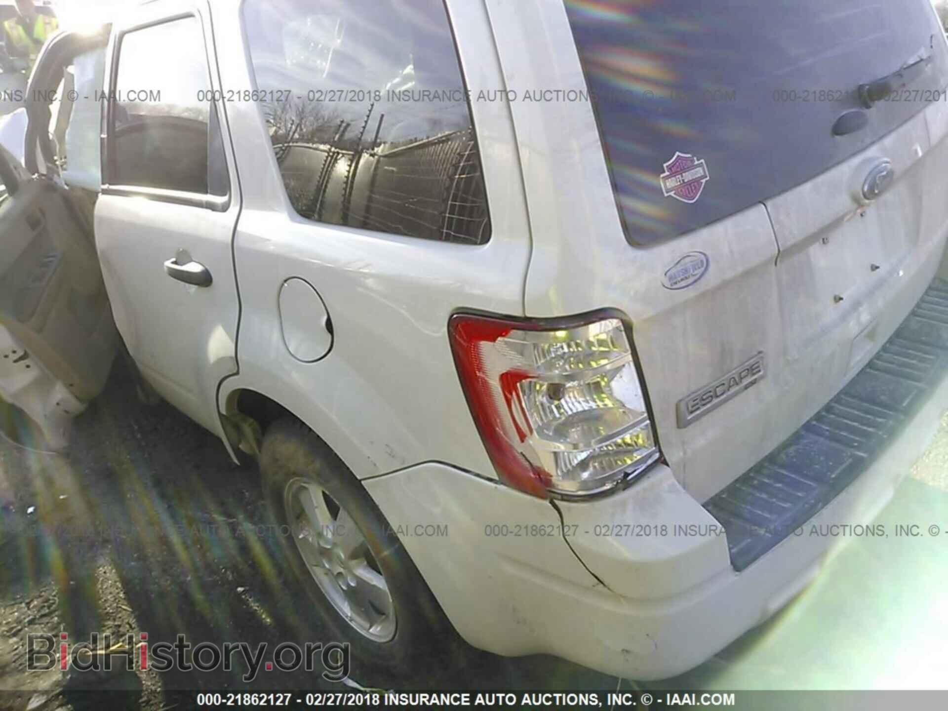 2011 Ford Escape - VIN: 1FMCU0D77BKA87715 - Фото 3