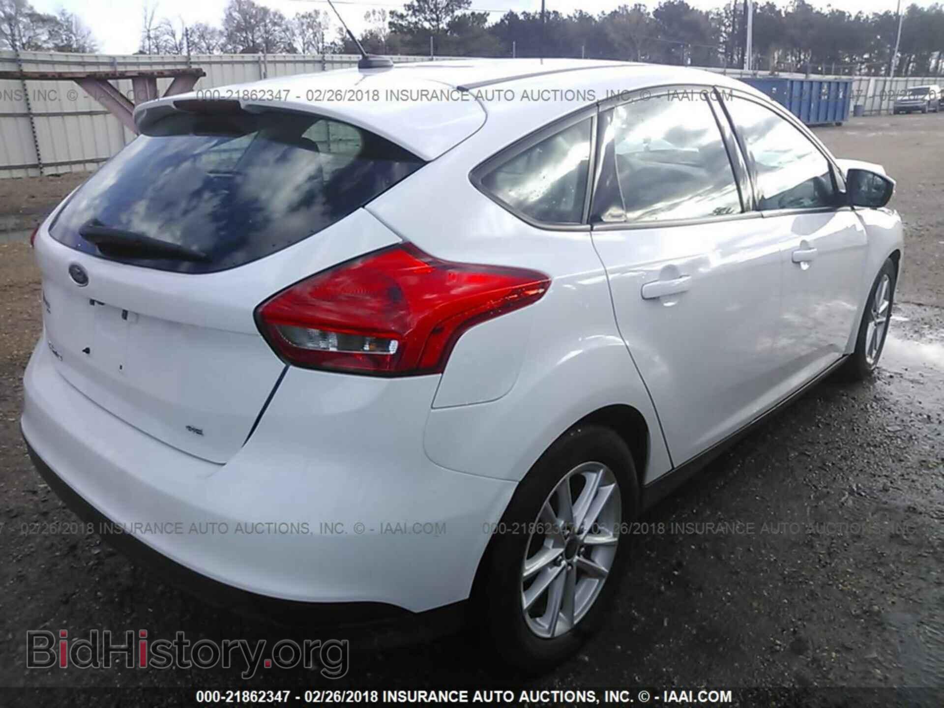 2015 Ford Focus - VIN: 1FADP3K23FL282502 - Photo 4
