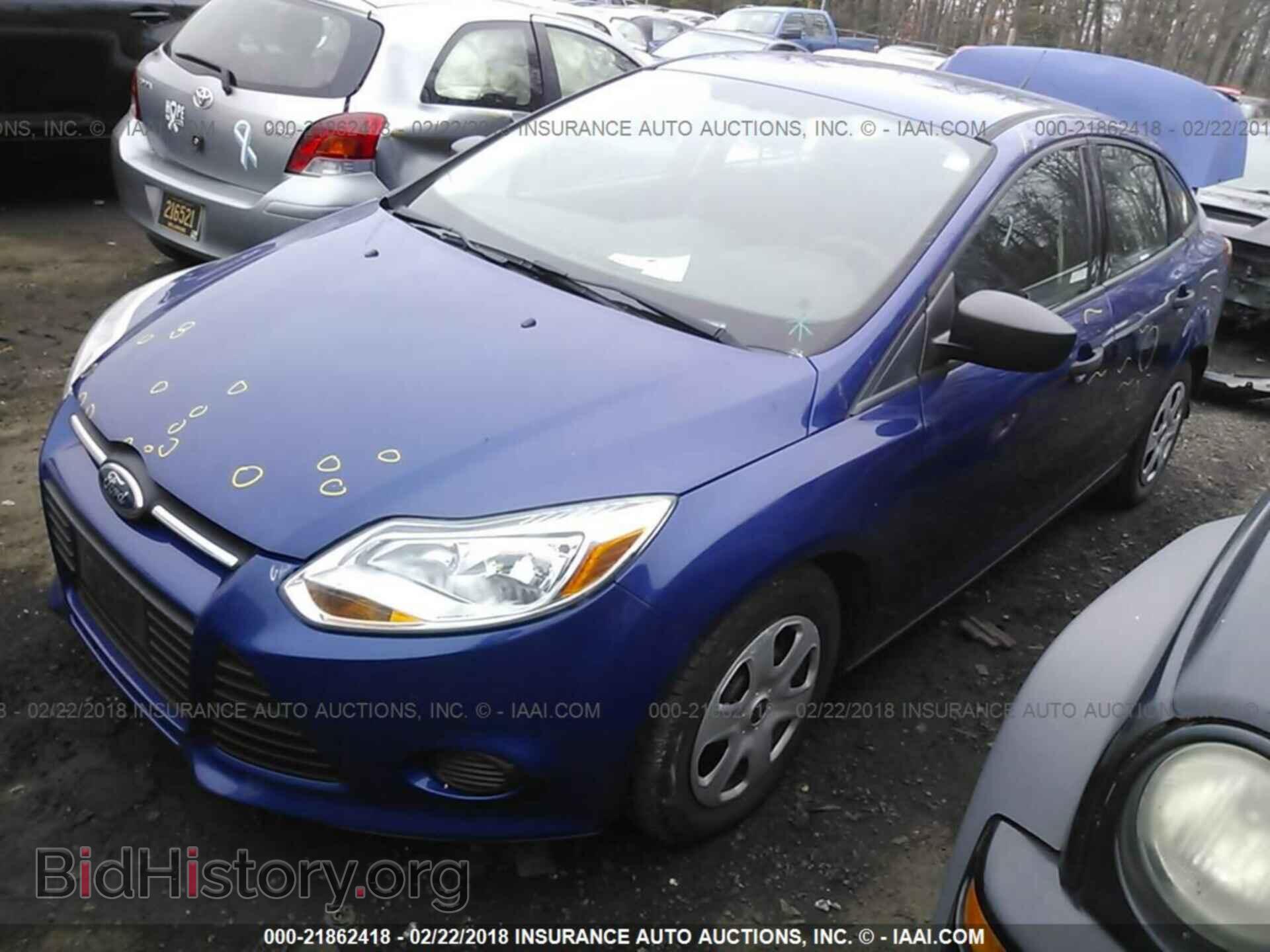 2012 Ford Focus - VIN: 1FAHP3E25CL445420 - Photo 2
