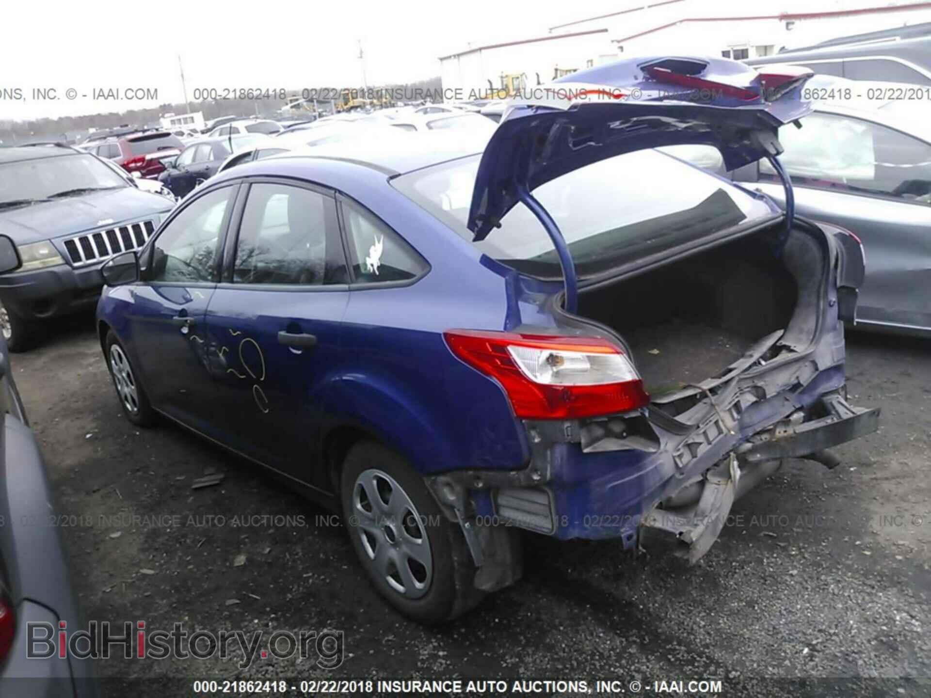 2012 Ford Focus - VIN: 1FAHP3E25CL445420 - Photo 3