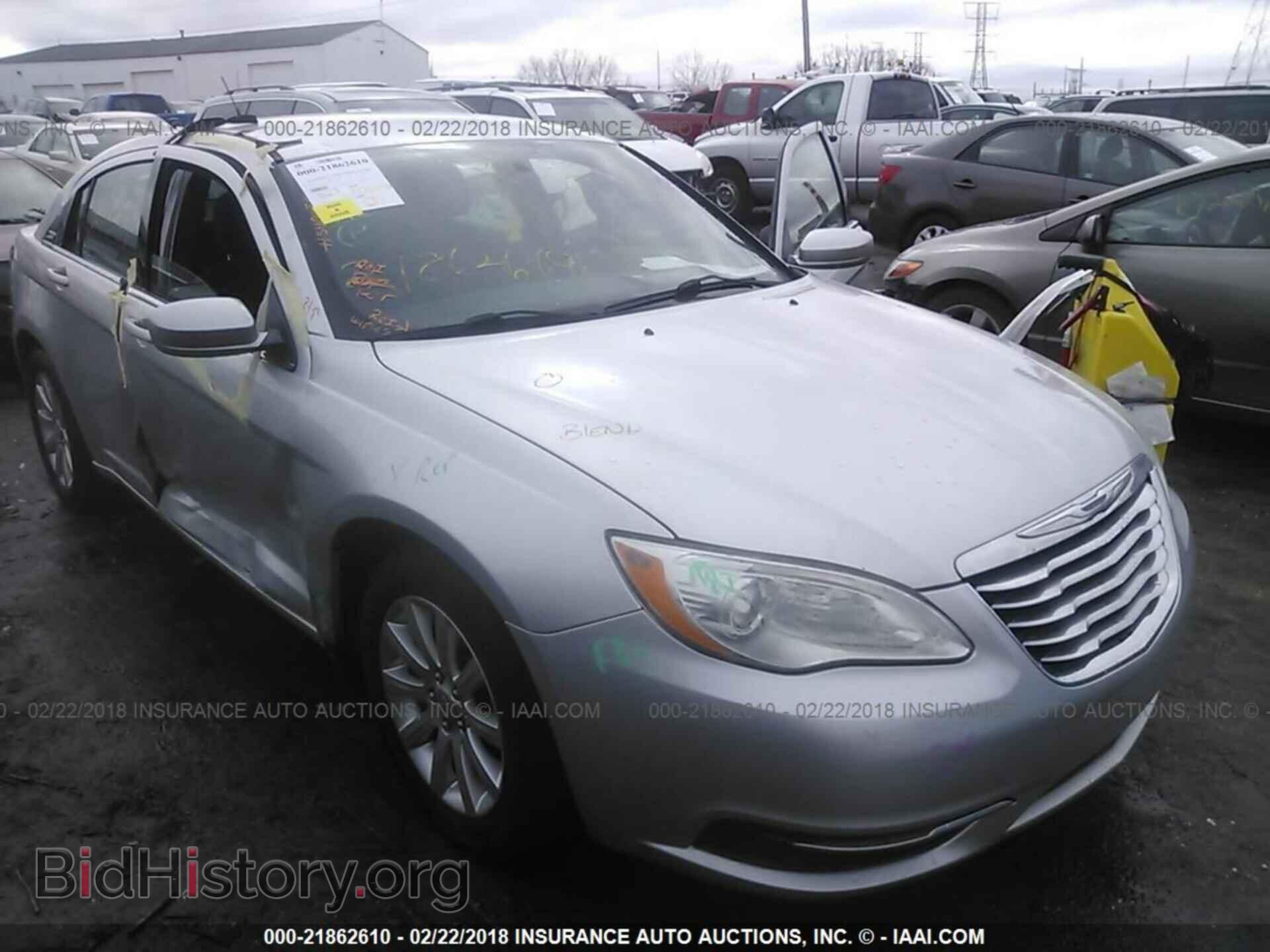 Photo 1C3BC1FB5BN527864 - Chrysler 200 2011